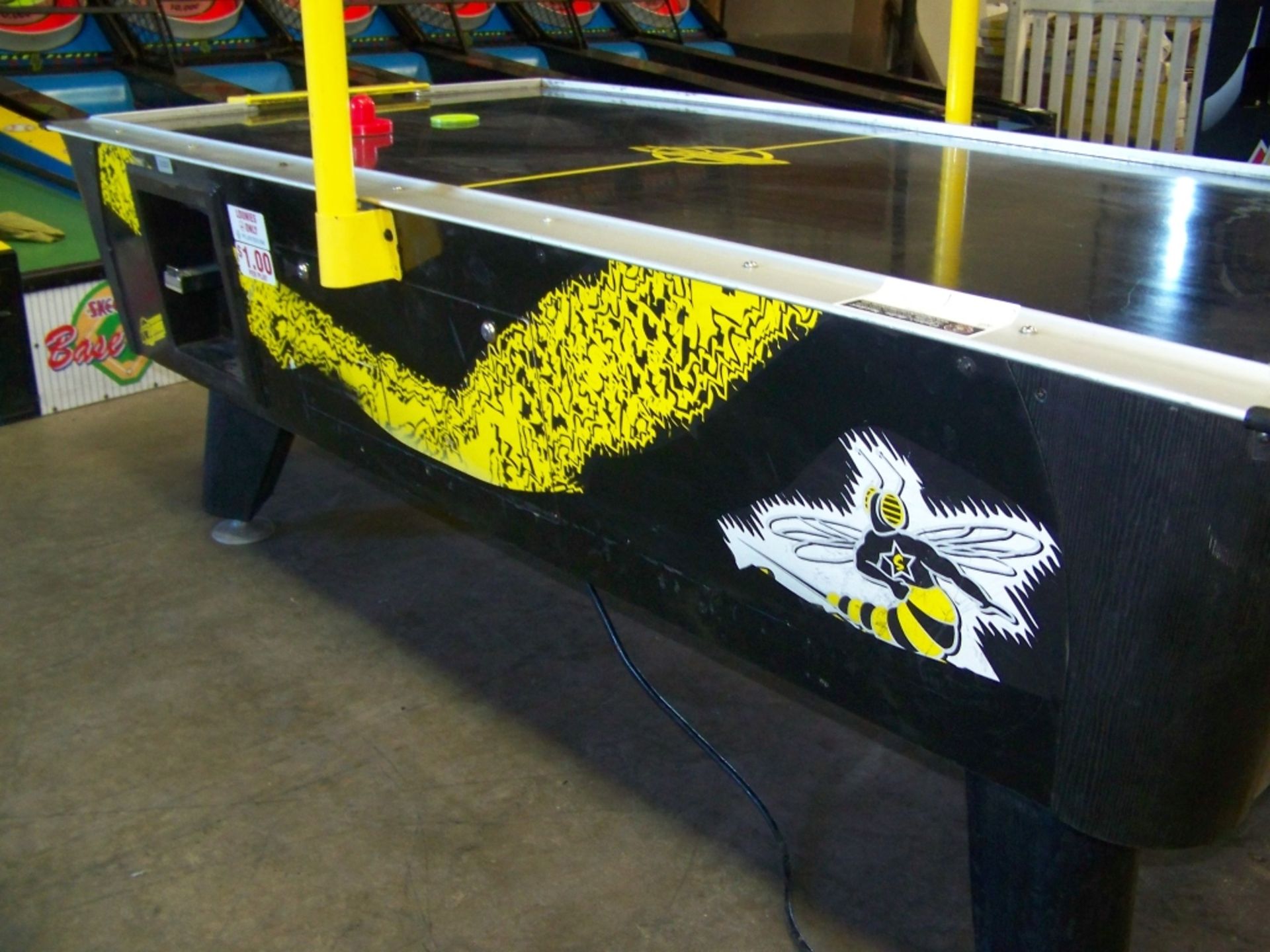 AIR HOCKEY DYNAMO STINGER JR. W/OVER HEAD SCORE - Image 5 of 5