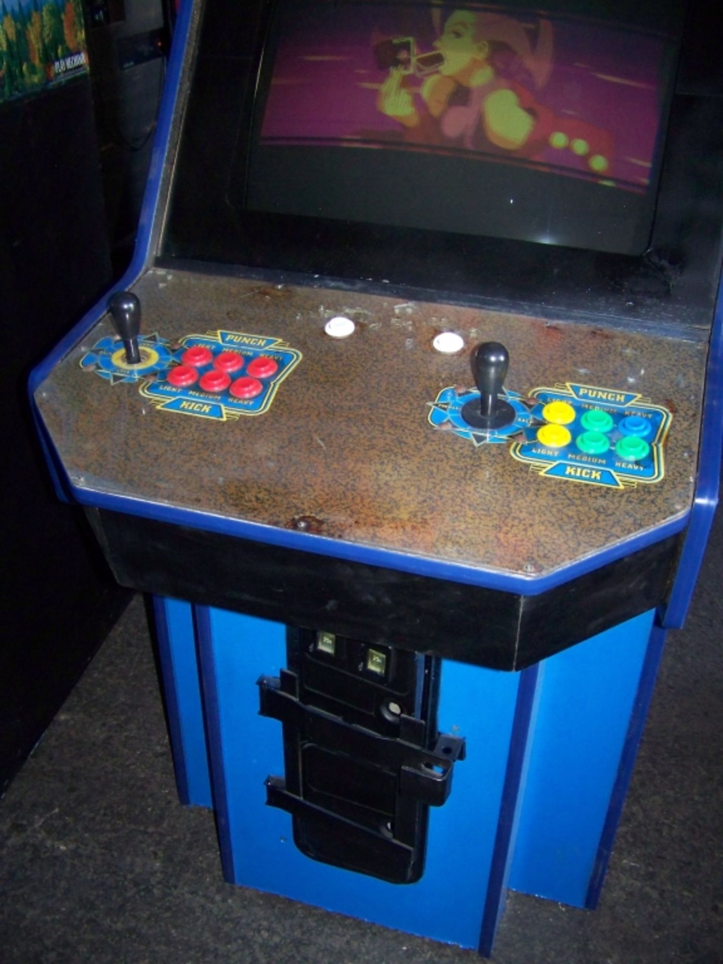 STREET FIGHTER ALPHA 2 BIG BLUE CAB ARCADE GAME - Image 3 of 5