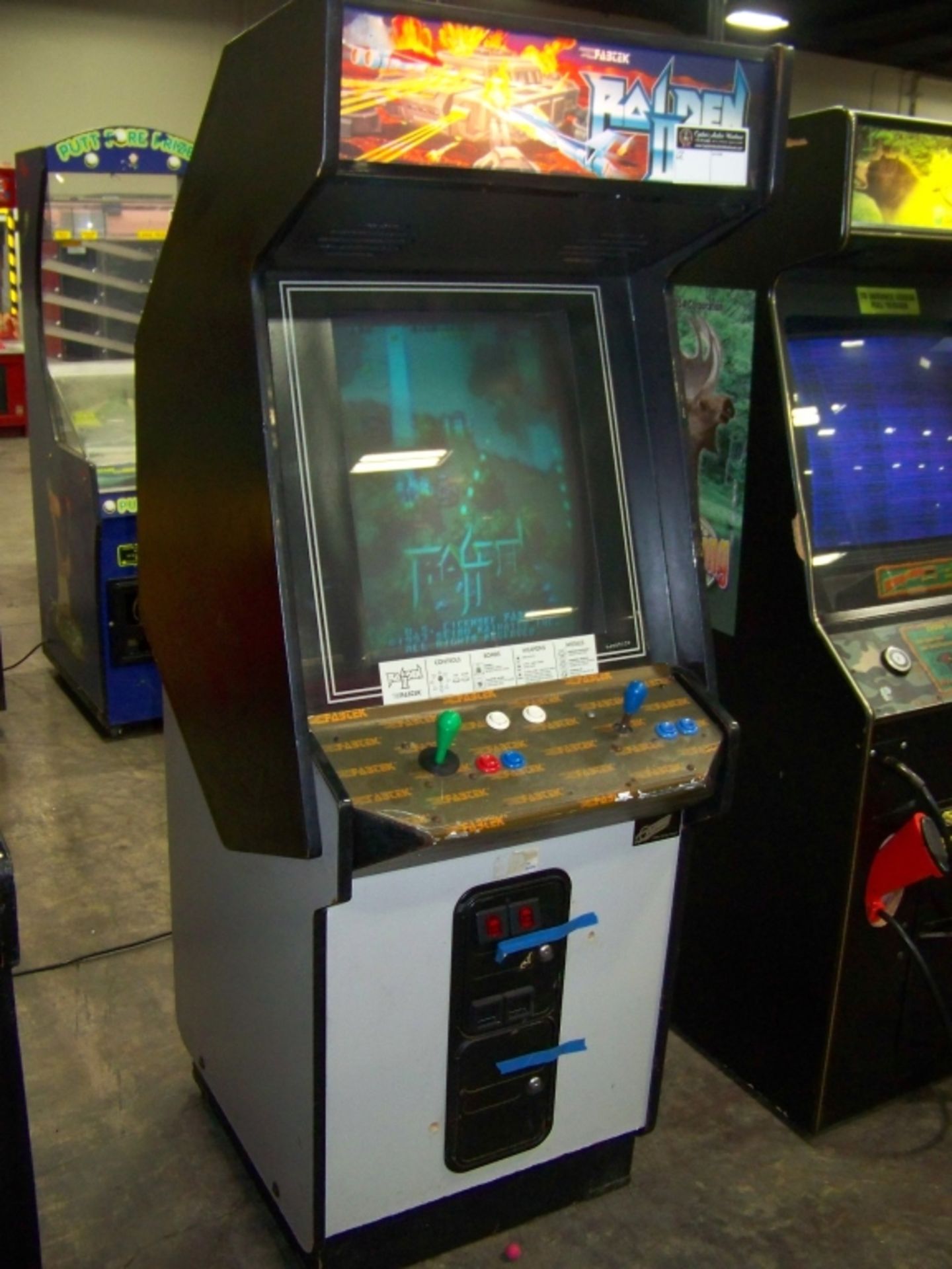 RAIDEN II VERTICAL SHOOTER UPRIGHT ARCADE GAME