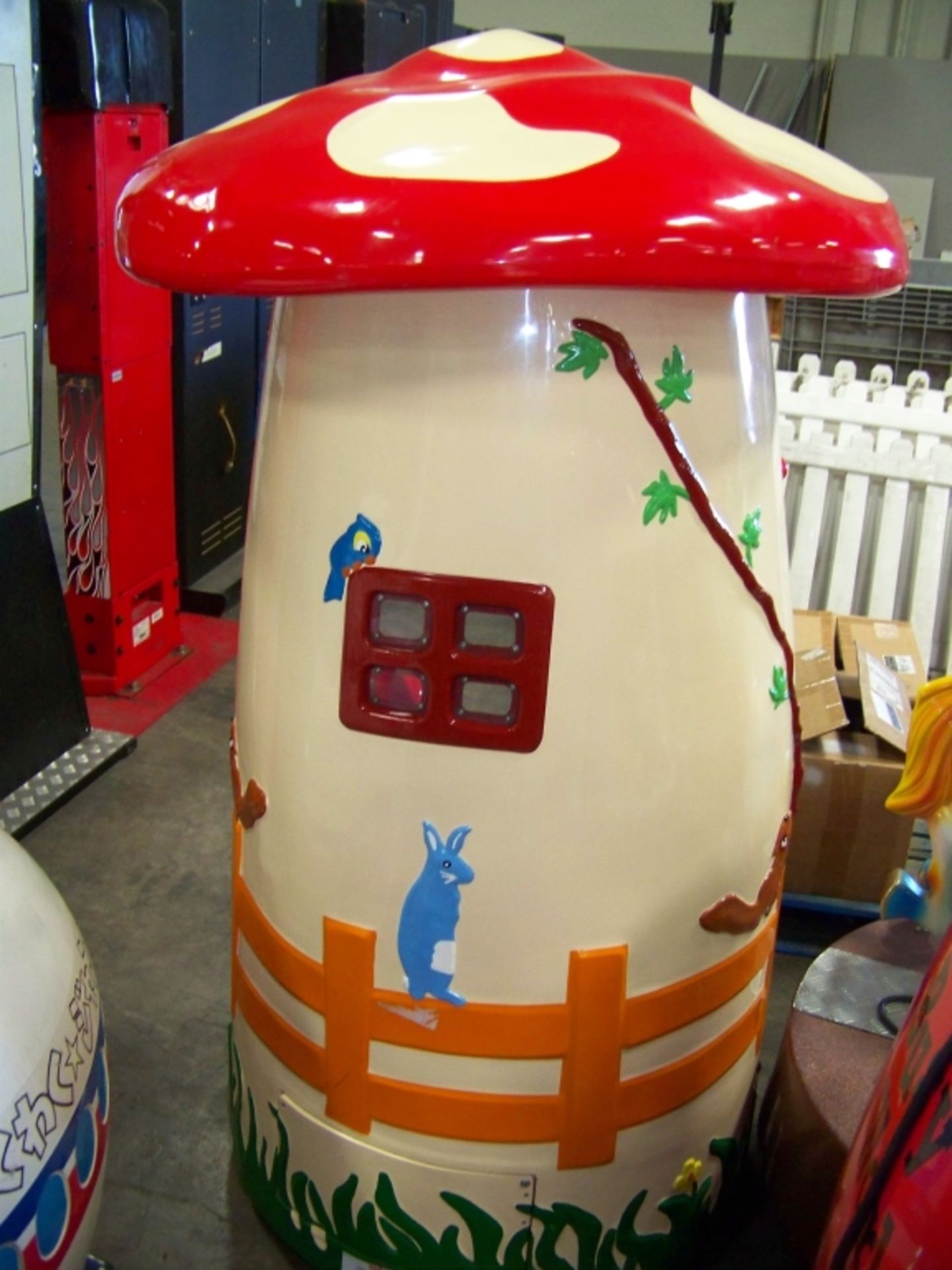 KIDDIE RIDE MUSHROOM WONDERLAND INSIDE - Image 3 of 5