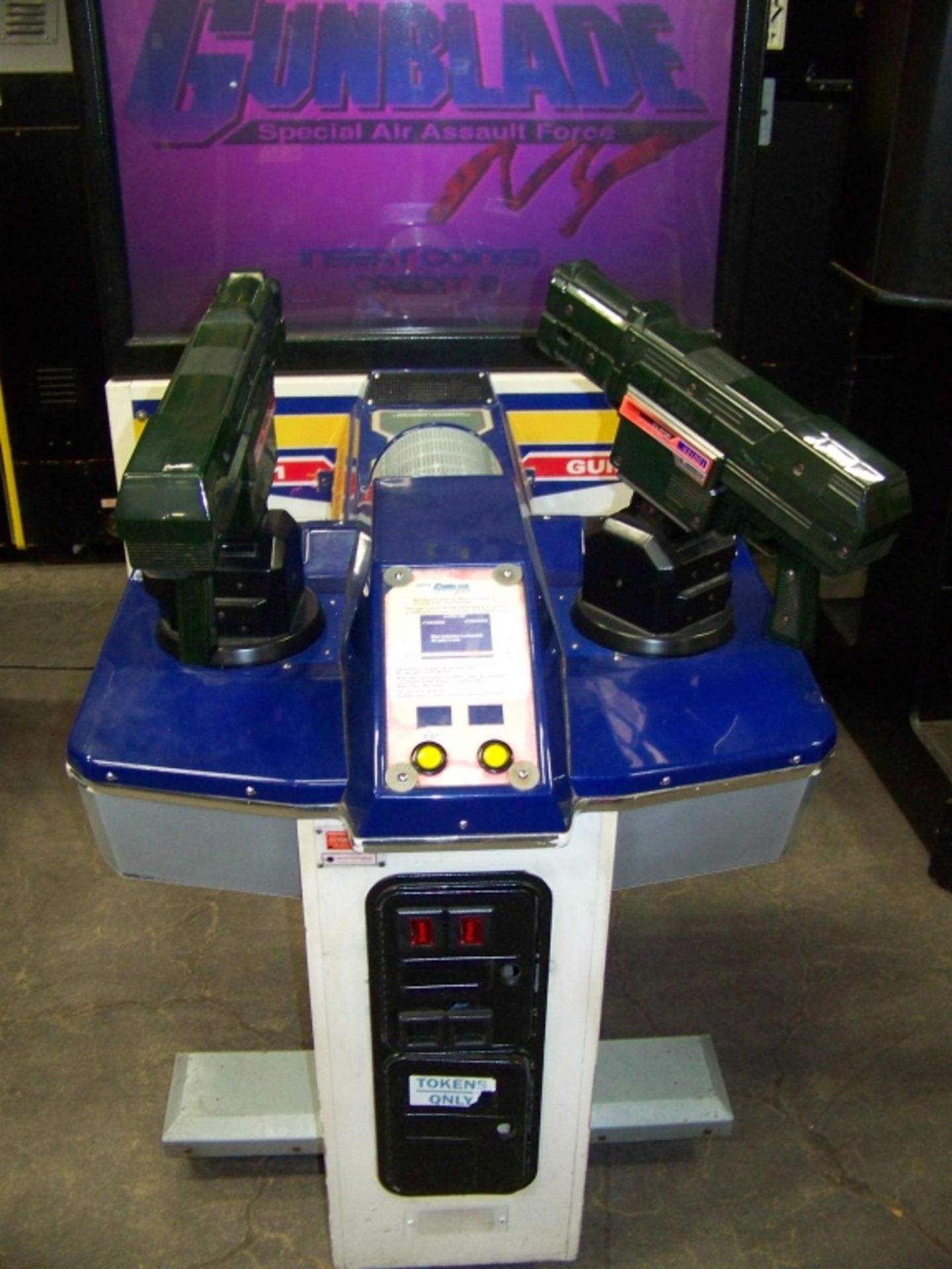 GUNBLADE NY 50" DX FIED GUN SHOOTER ARCADE GAME - Image 4 of 6