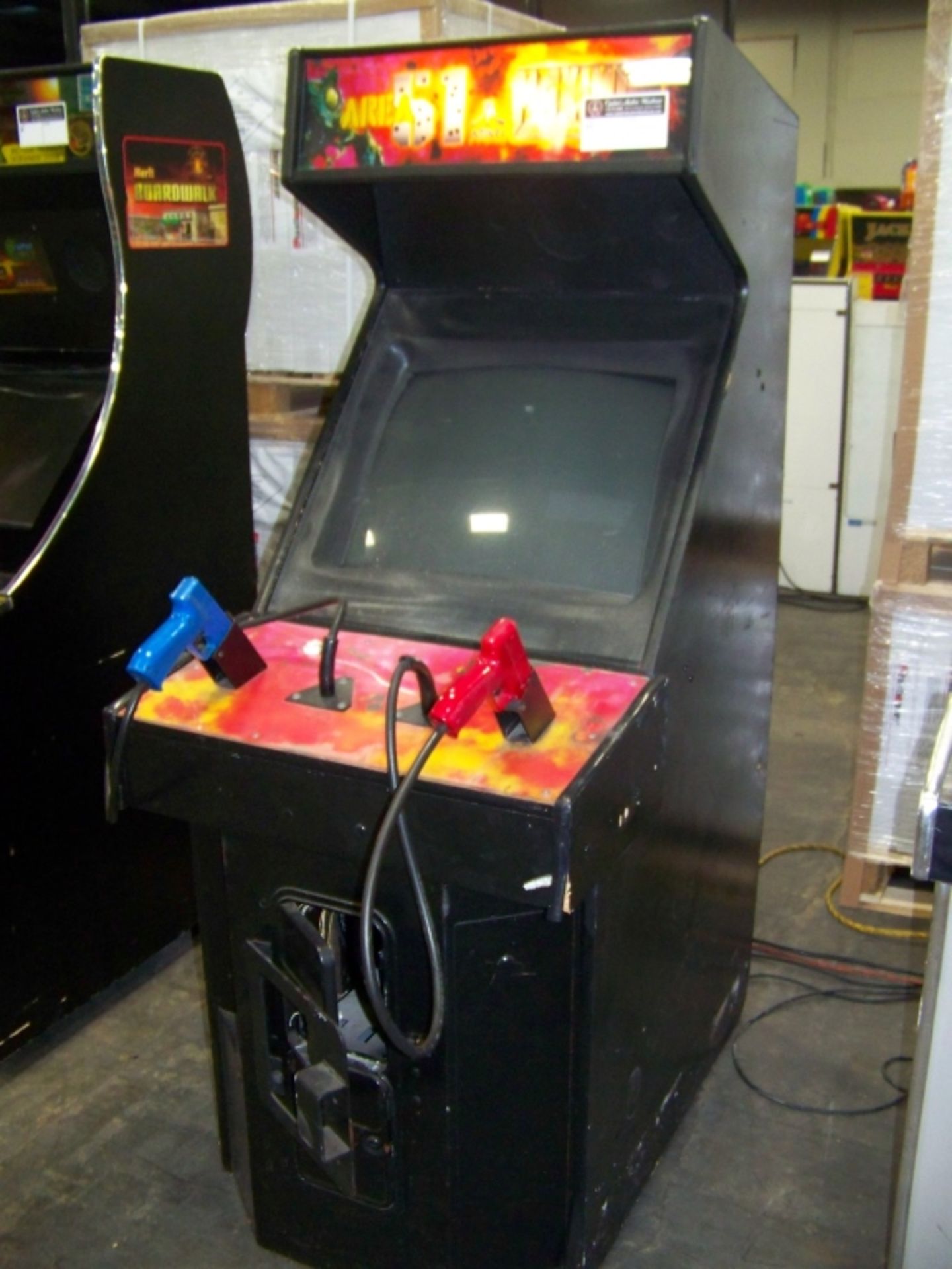 AREA 51 MAX FORCE COMBO SHOOTER ARCADE GAME - Image 2 of 2