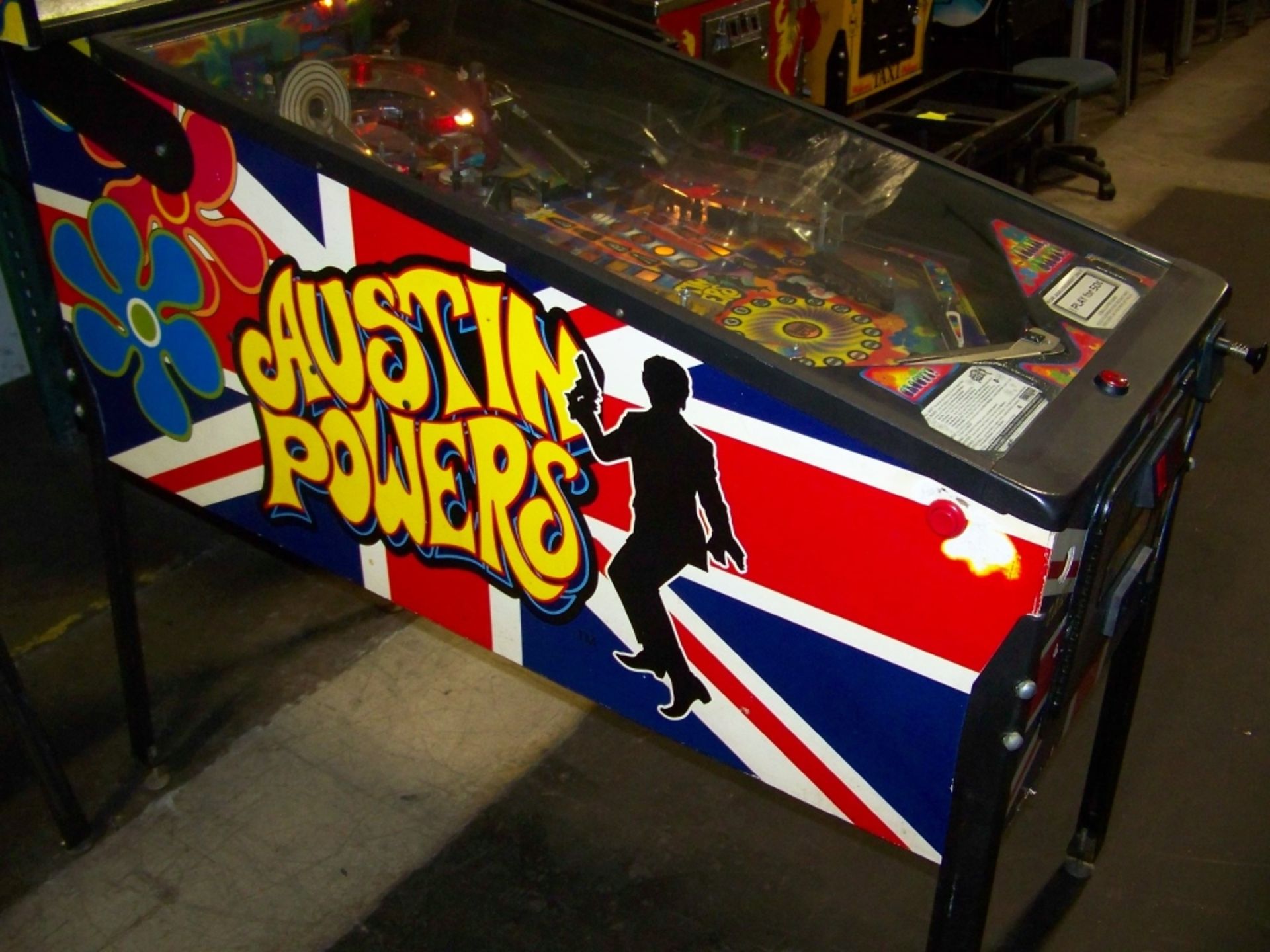 AUSTIN POWERS PINBALL MACHINE STERN INC. - Image 5 of 7