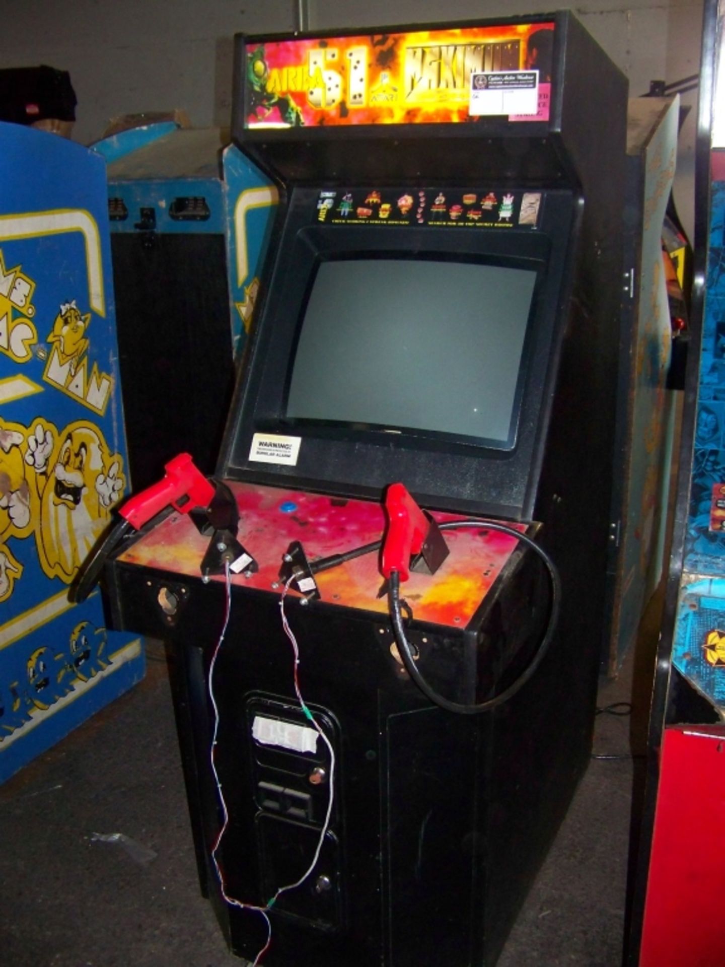 AREA 51 MAX FORCE COMBO UPRIGHT ARCADE GAME - Image 3 of 3