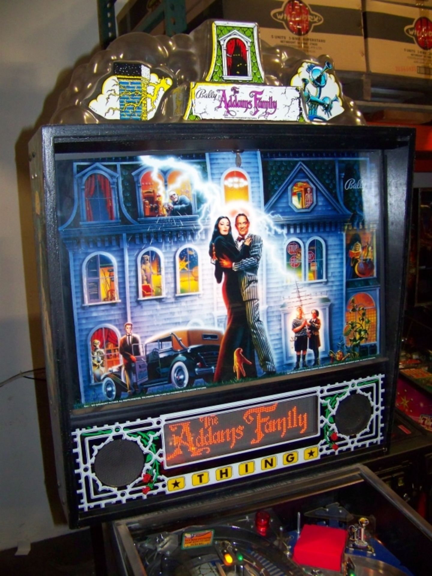 THE ADDAMS FAMILY PINBALL MACHINE BALLY 1992 - Image 7 of 15