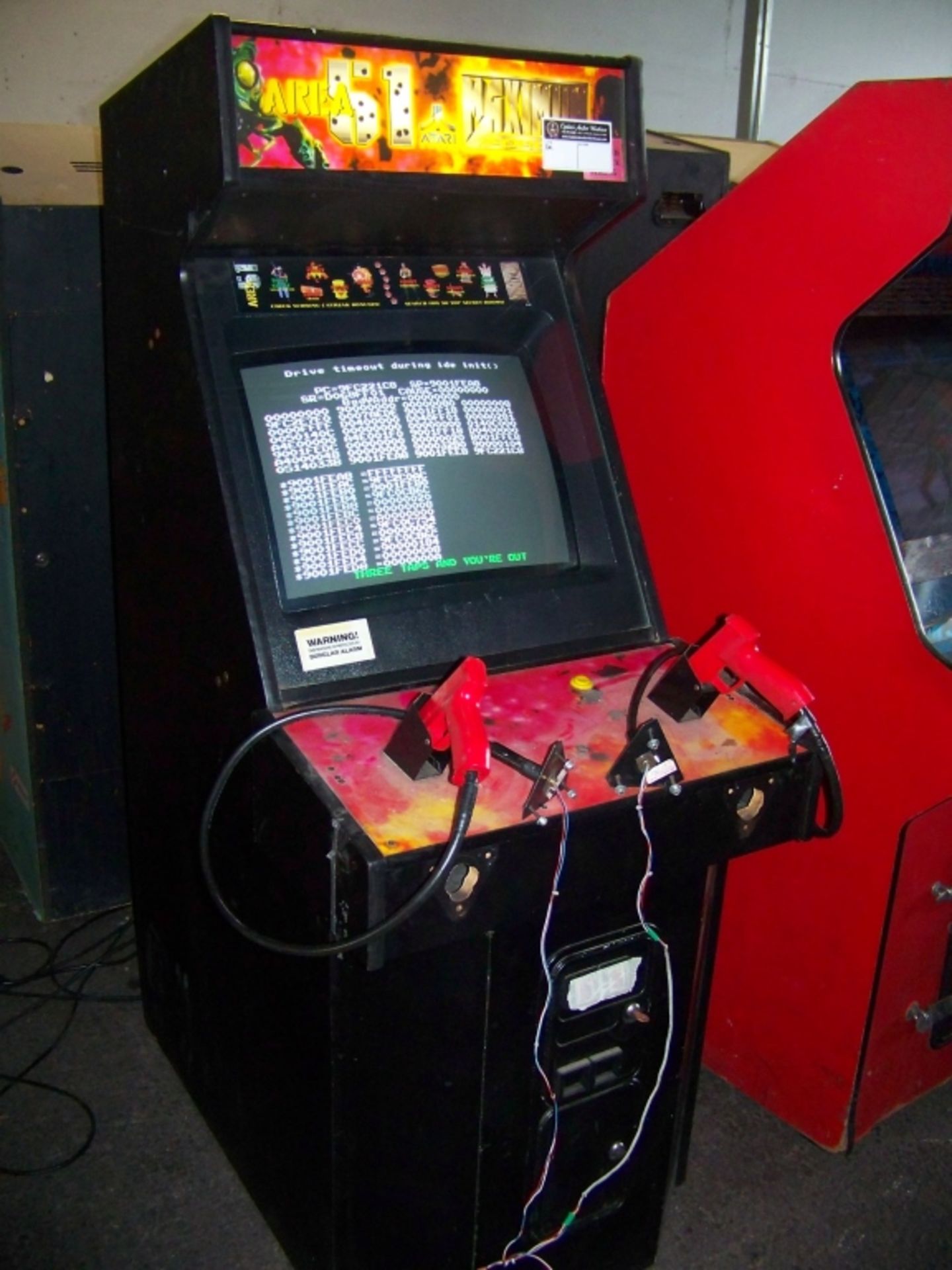 AREA 51 MAX FORCE COMBO UPRIGHT ARCADE GAME