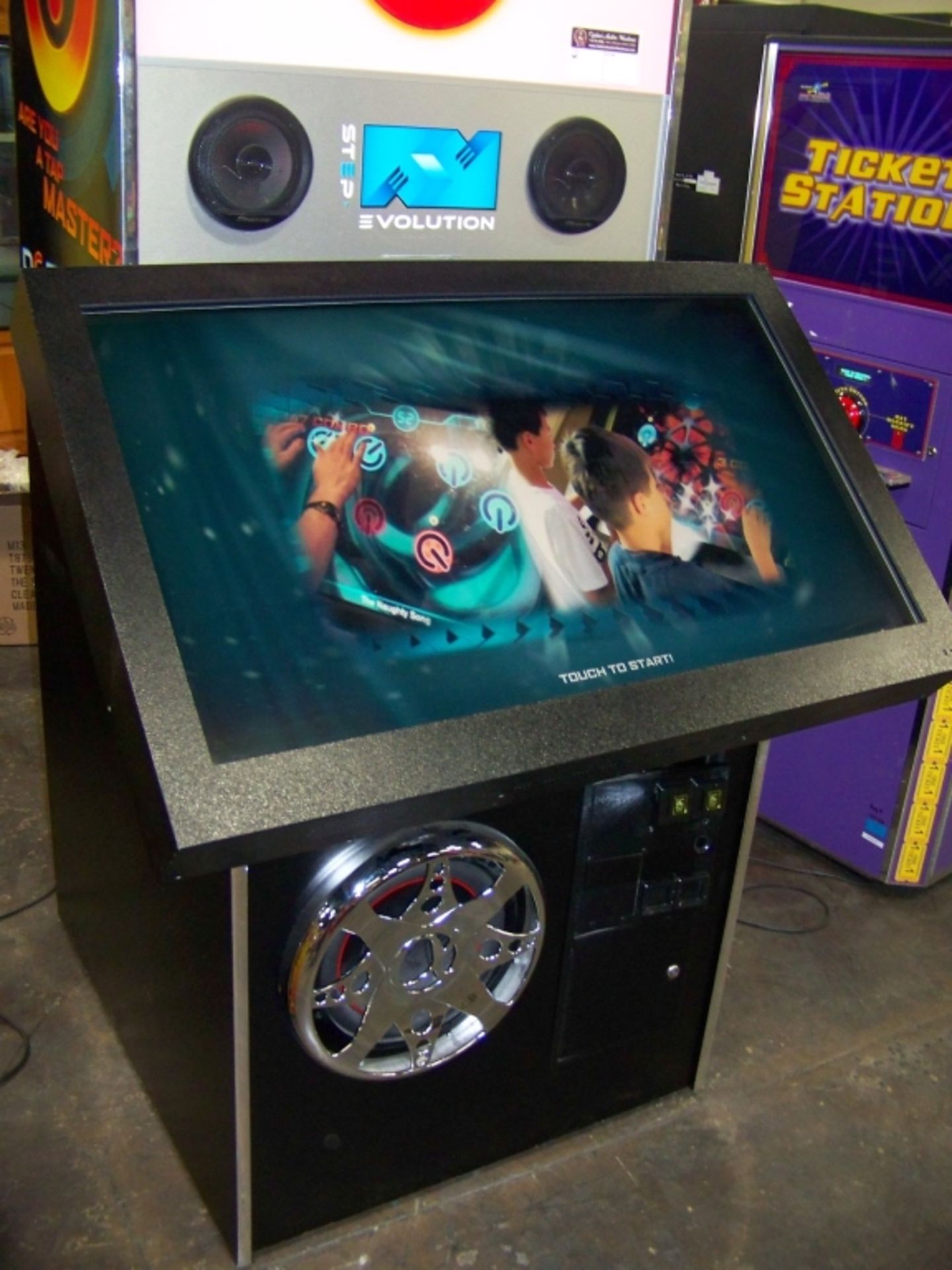 RE-RAVE MUSIC RYTHYM ARCADE GAME - Image 4 of 8