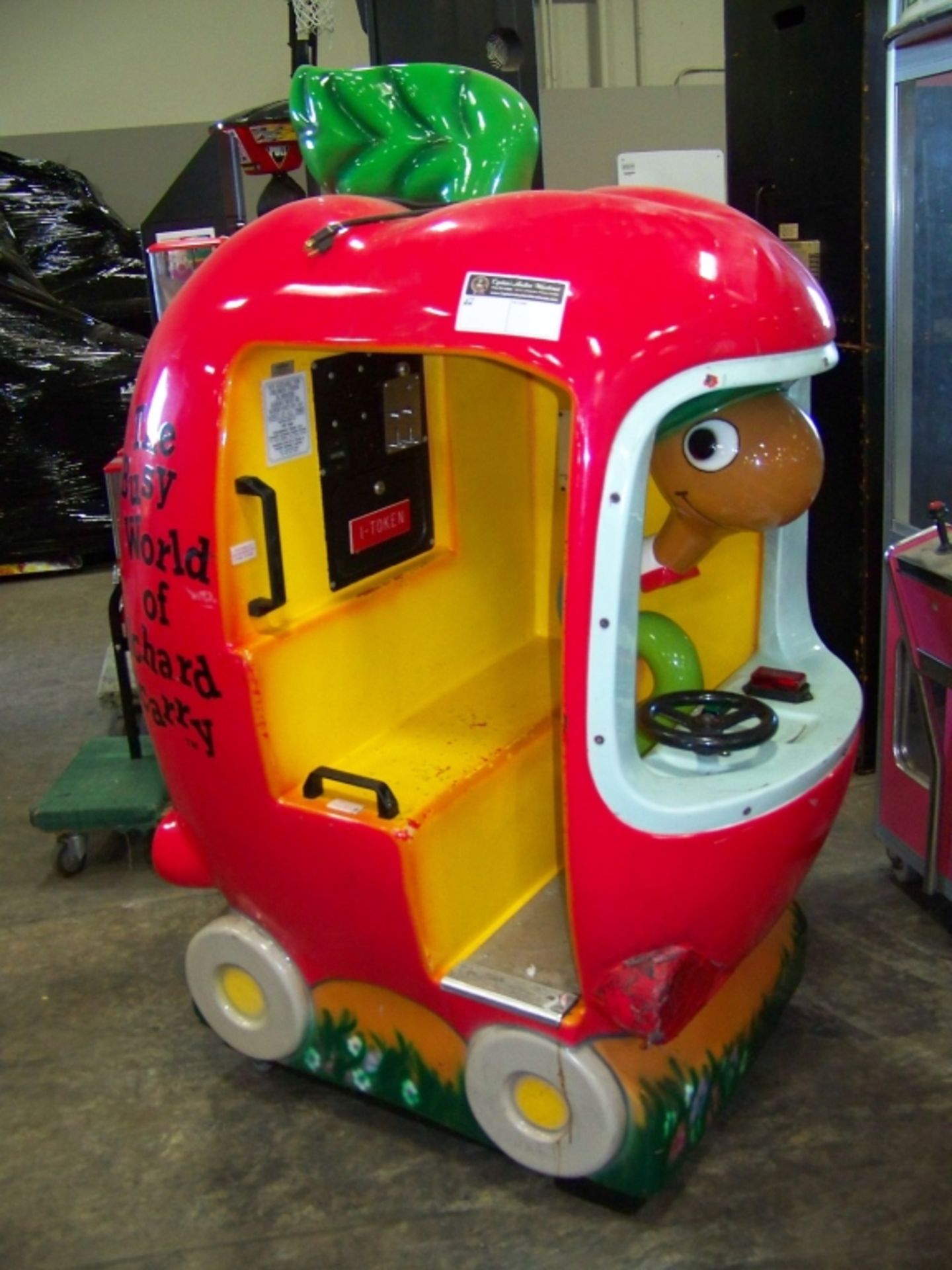 KIDDIE RIDE WORLD OF RICHARD SCARY APPLE CAR