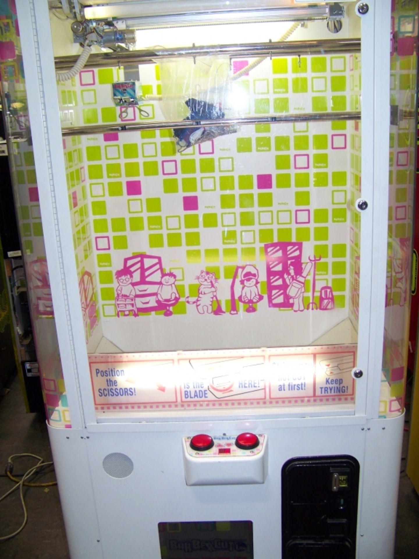 BARBER CUT LITE PRIZE REDEMPTION GAME NAMCO - Image 6 of 6