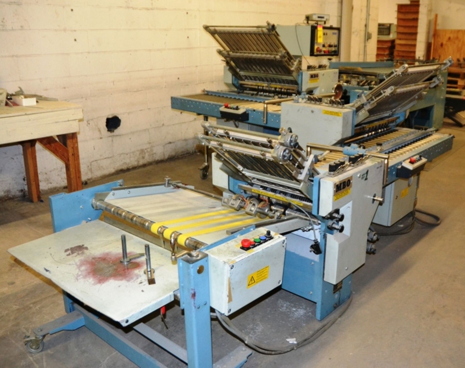 MBO Continous Feed Folder (Type B26-C, Order 10937, S/N Q02-141) with 8-Page Rollaway Section (B26- - Image 4 of 4