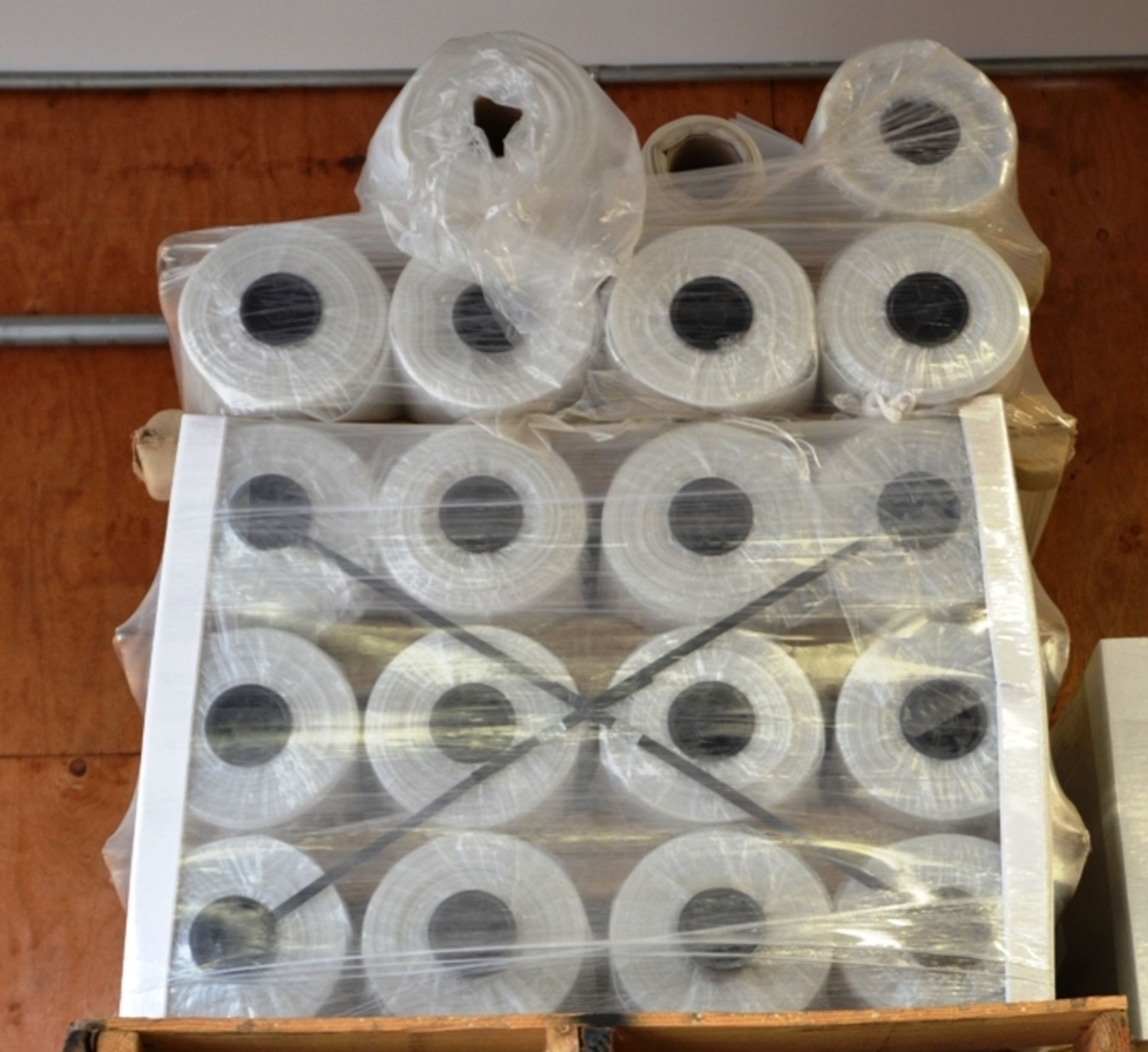 Rolls of Stud Pallet Bags