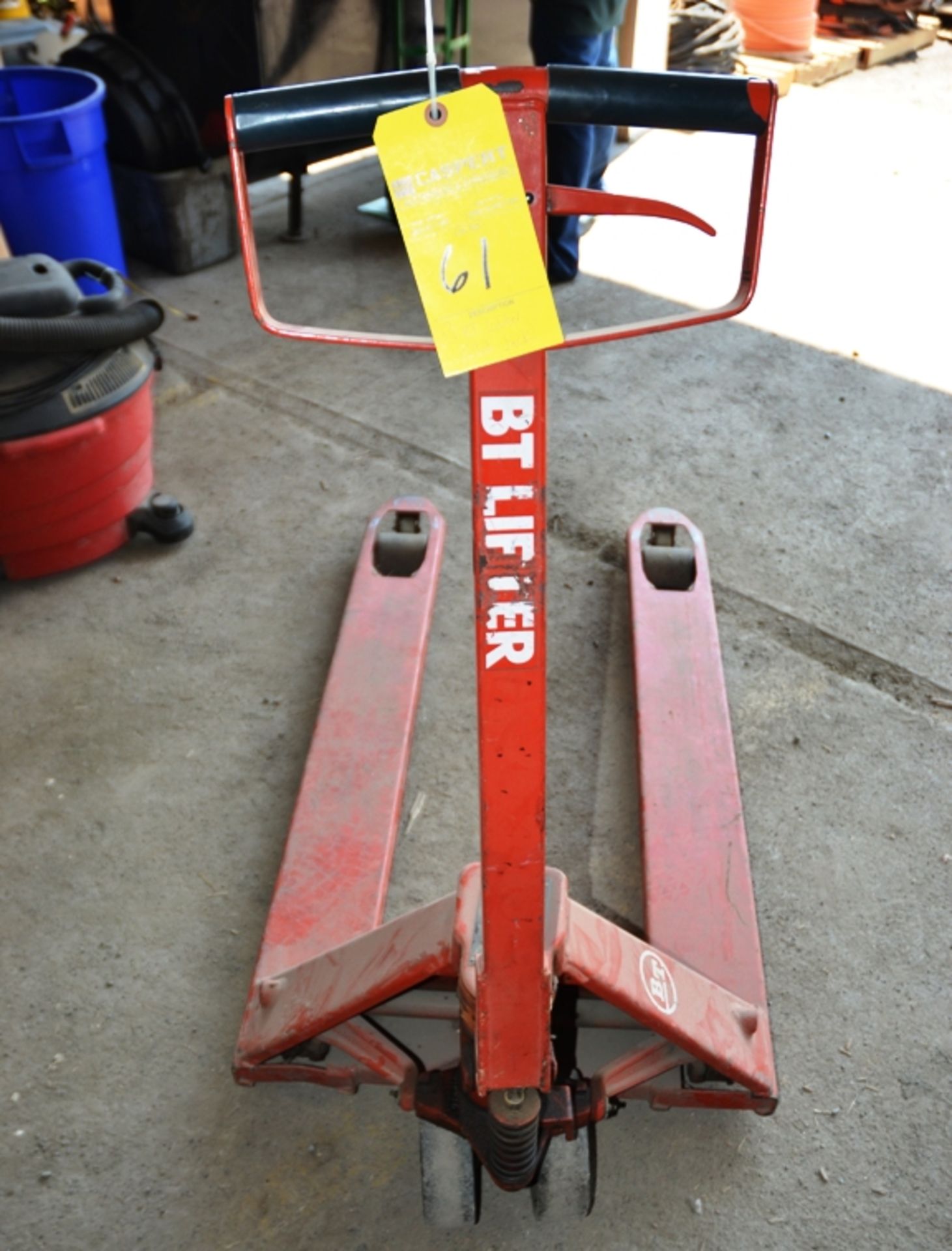 BT Lifter 4500 Pound Capacity Pallet Jack