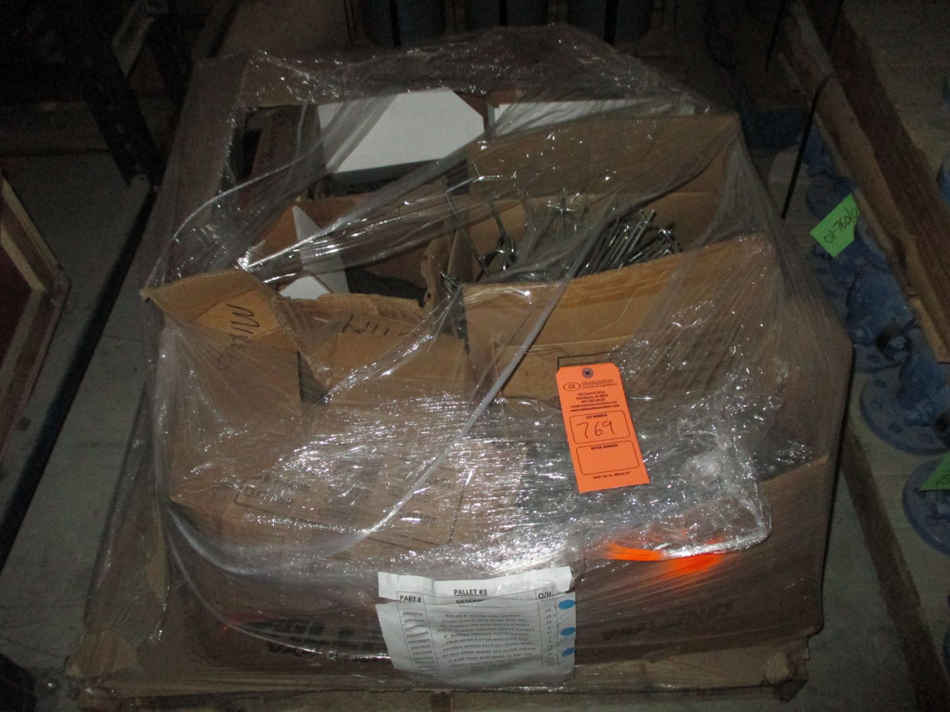 PALLET OF MISC. INCLUDING: (19) 424-90 4" STAND (13) G1709 LEWCOL612 PONY ROD SET; (19) 10" RUBBER