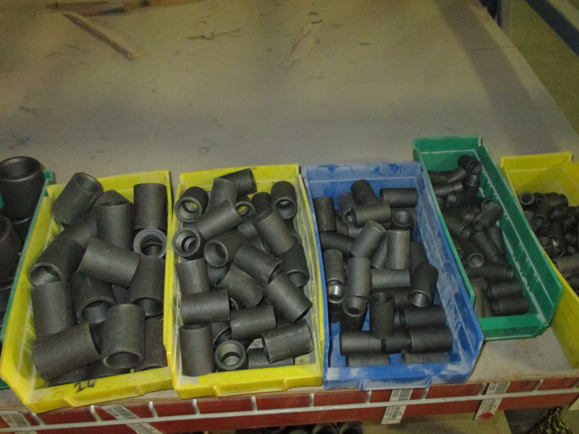 CONTENTS OF SHELF INCLUDING: (160) PCS. 2" FS THREADED COUPLING 3000; & VARIOUS OTHER SIZE - Image 2 of 3