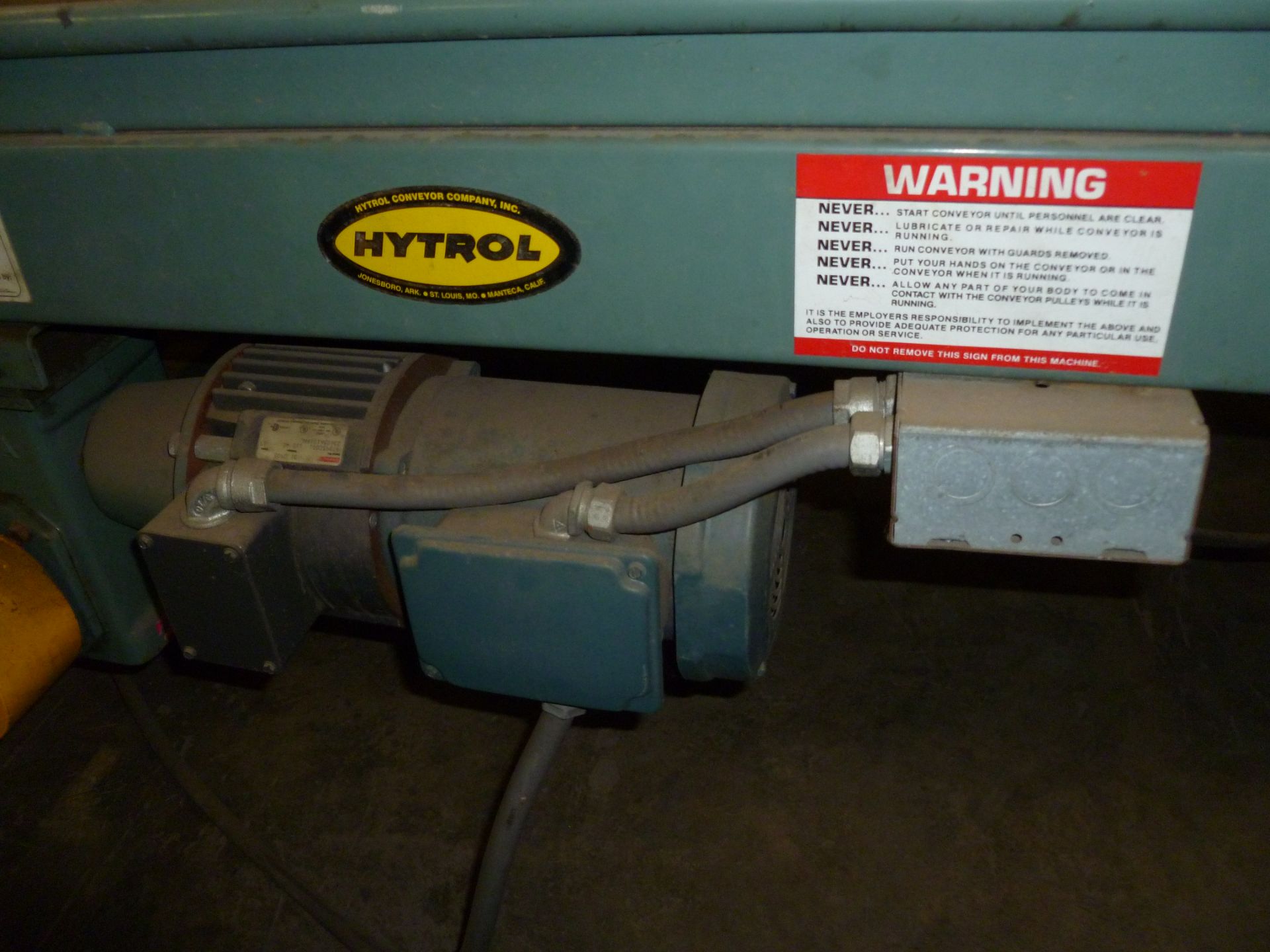 HYTROL POWER CONVEYOR MODEL TR WITH MOTOR (LOCATED AT 6901 ARDMORE AVE. FORT WAYNE, IN 46809) - Image 3 of 6