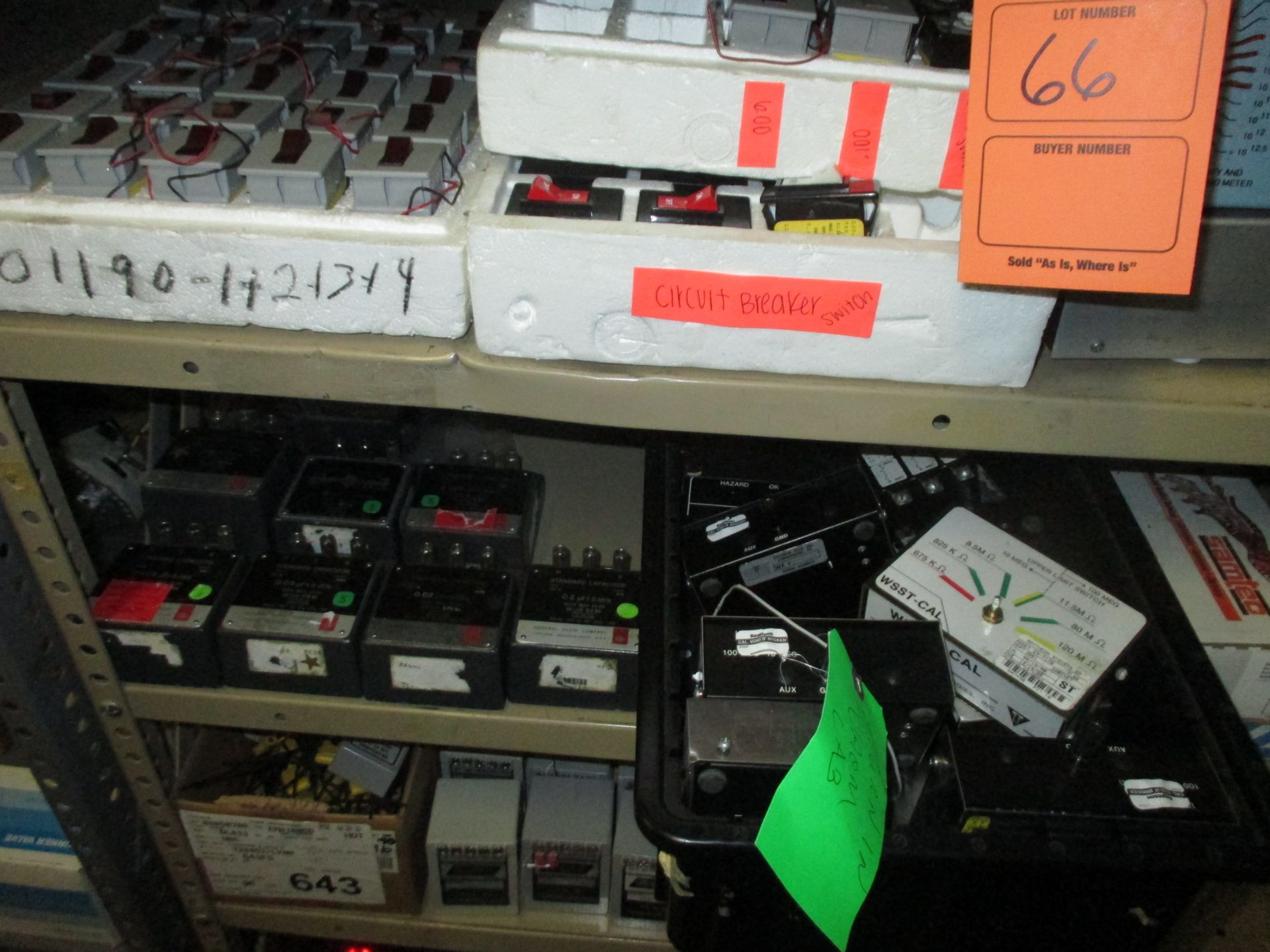 CONTENTS OF SHELF INCLUDING ACOPIN AC TO DC MODULES; G.E. BALAST; DWYER PHOTOHELIC SERIES A3000; - Image 3 of 6