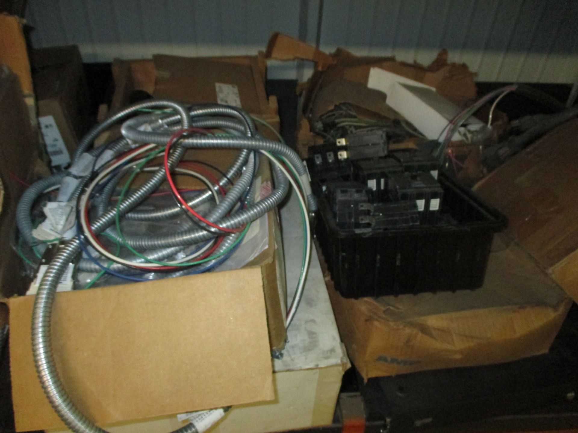 CONTENTS OF SHELF INCLUDING THERMAL TRANSFER RIBBON; INSTAMATE PACKING FILM; ELECTRICAL WIRING; - Image 3 of 4