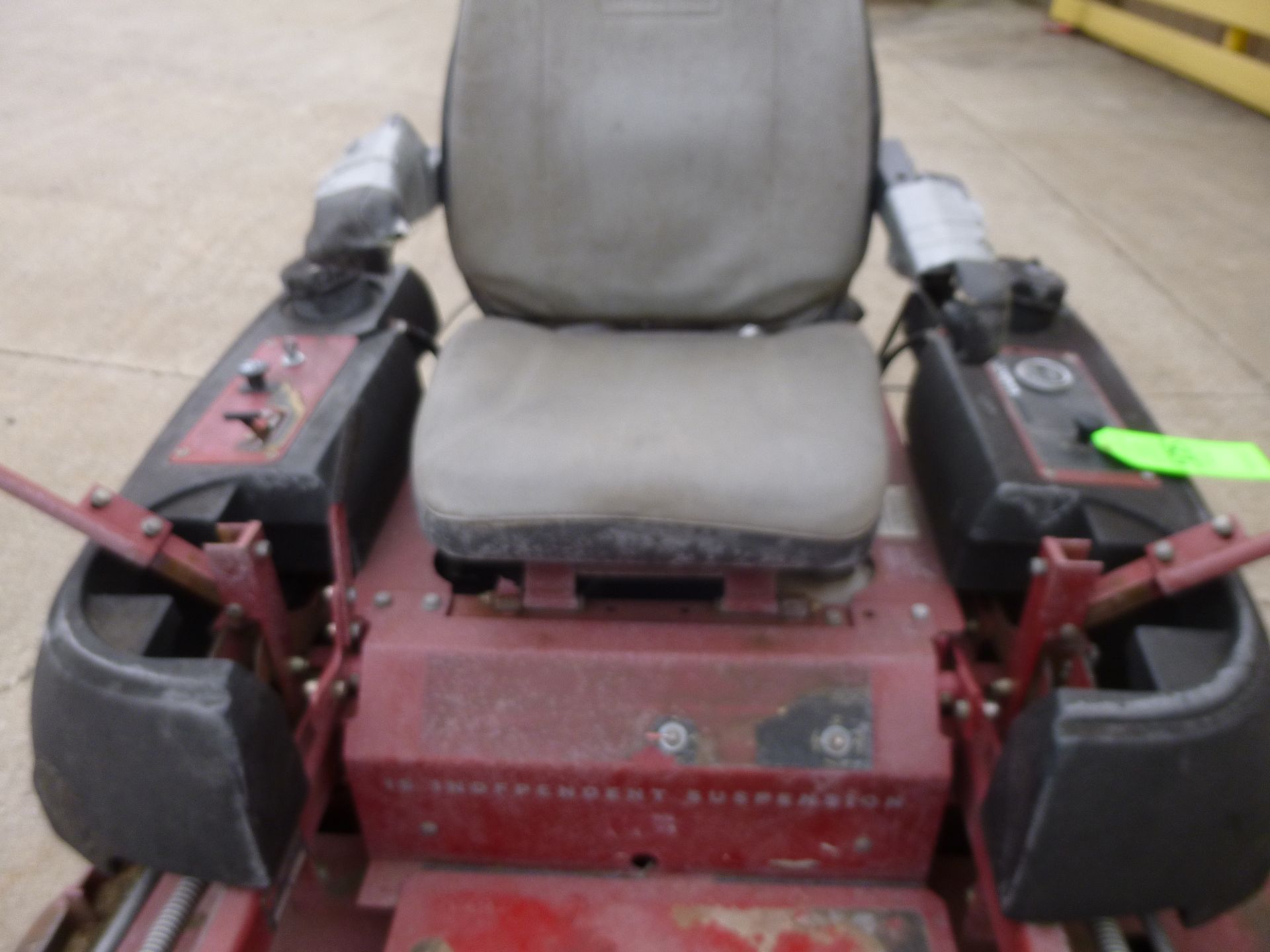 Ferris IS3000 zero turn mower 61" deck Gas Kohler Command 27 Motor Runs and drives (located at 500 - Image 8 of 8