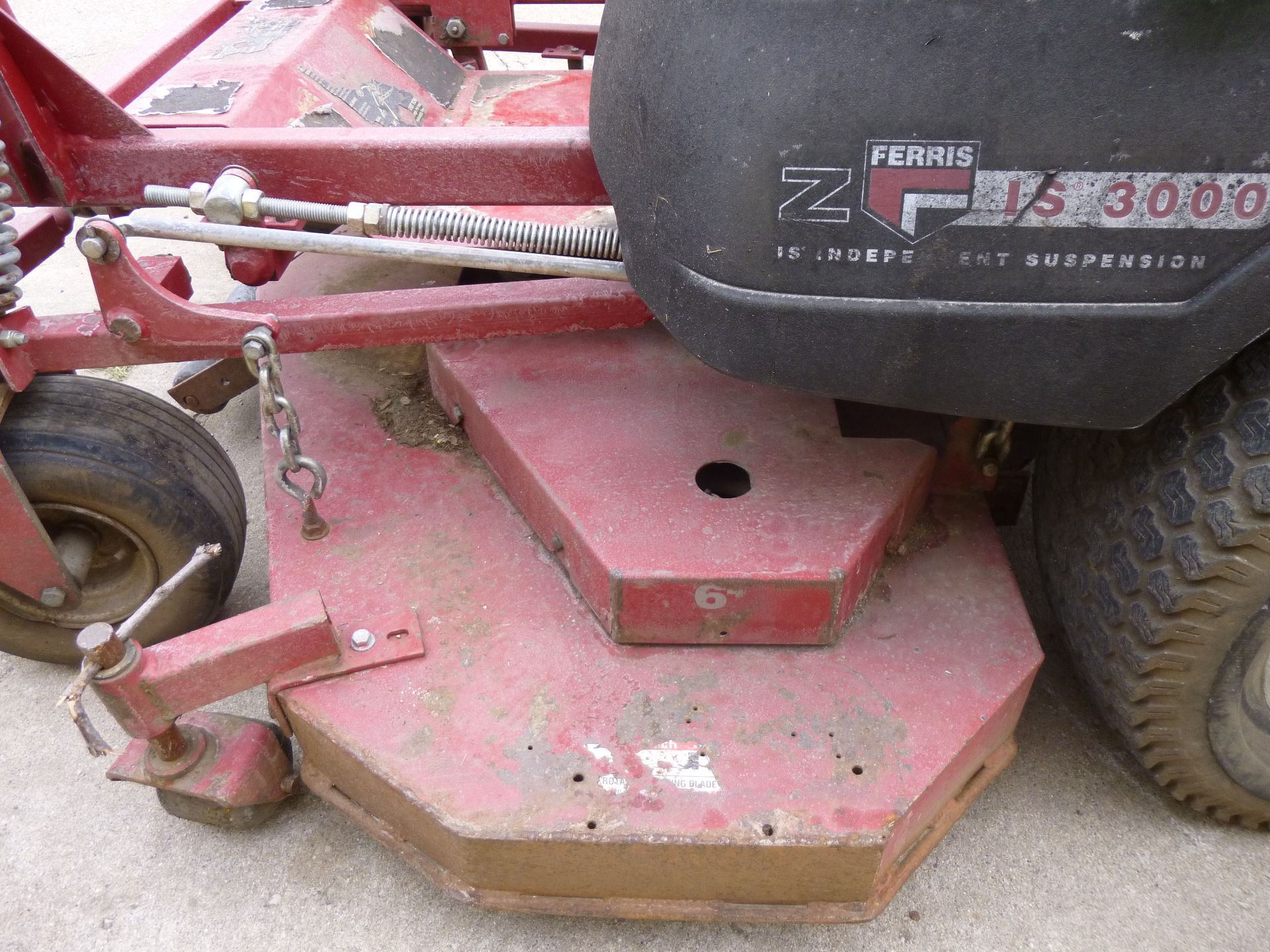 Ferris IS3000 zero turn mower 61" deck Gas Kohler Command 27 Motor Runs and drives (located at 500 - Image 3 of 8