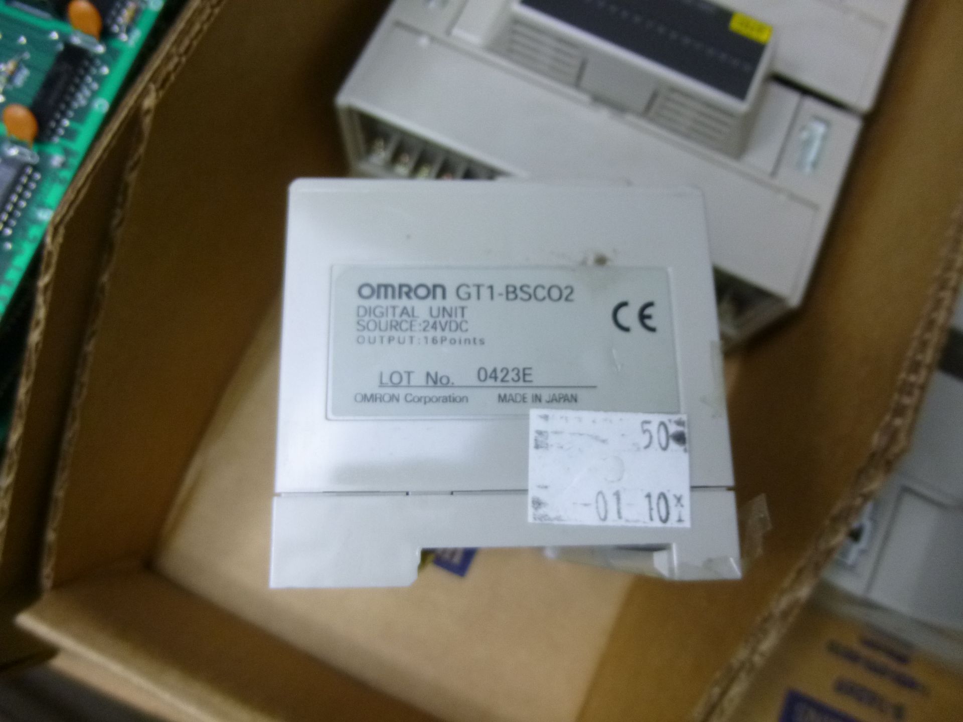 Qty 3 - OMRON GT1-BSCO2 GTI-OD16 DIGITAL OUTPUT UNIT - Image 2 of 2