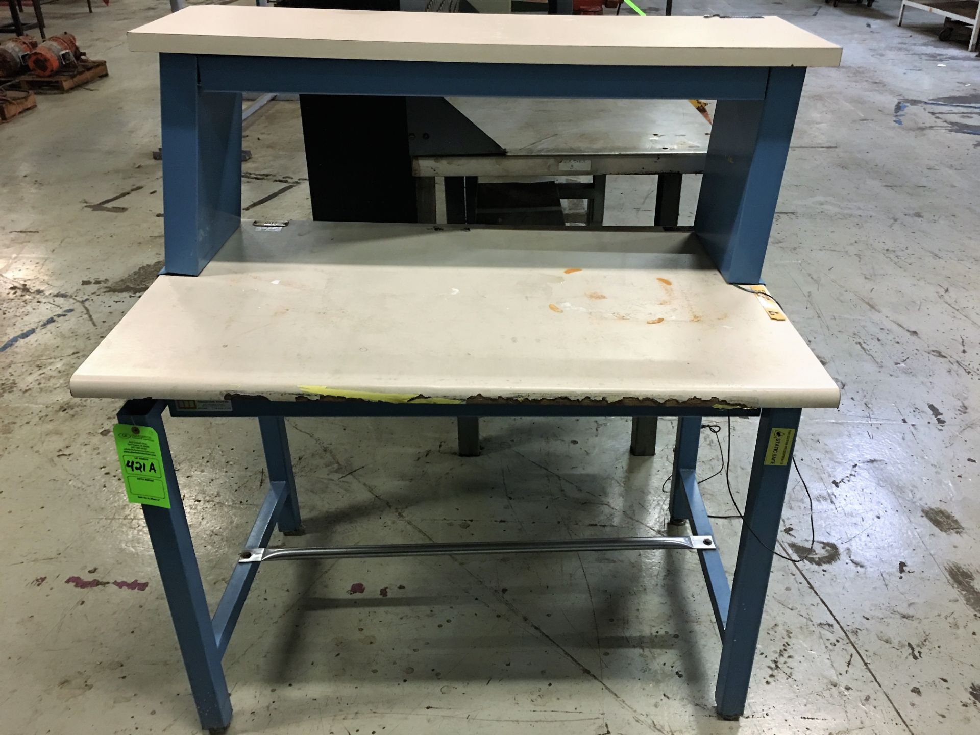 ISLES INDUSTRIES WORK STATION W/ LAMISTAT ESD PROTECTED SURFACE