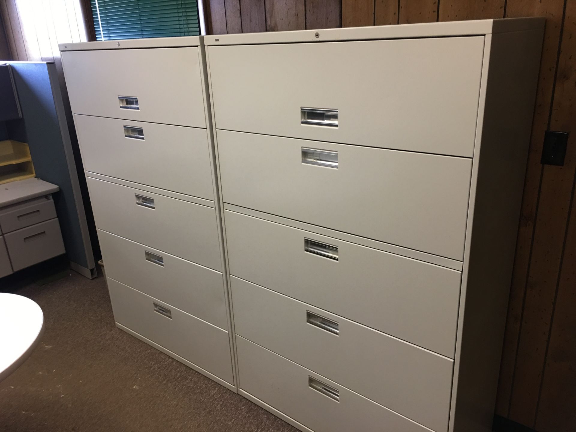 CONTENT OF ROOM INCLUDING (1) HERCULES 4-DOOR FILE CABINET (2) 4-DOOR FILE CABINET (2) 5-DRAWER - Image 3 of 5