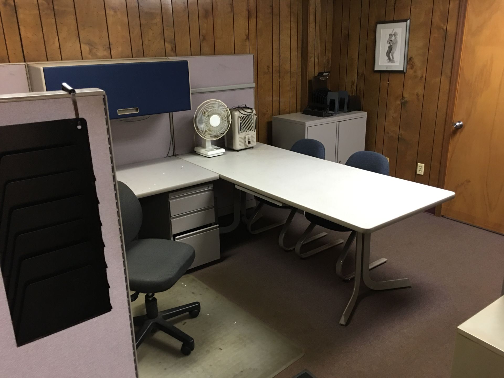 CONTENTS OF ROOM INCLUDING DESK/CUBICLE, CHAIRS, FILE CABINET & MORE