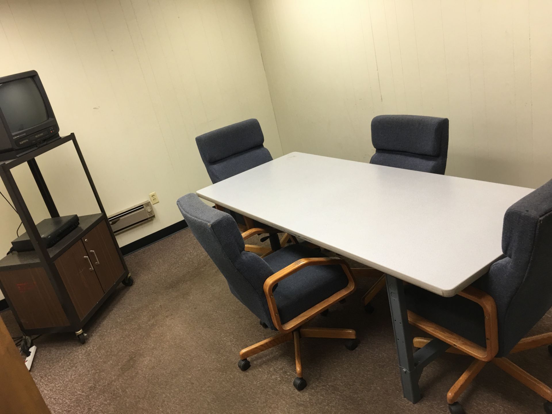 CONTENTS OF ROOM INCLUDING CONFERENCE TABLE (21) CHAIRS & CART W/ TV & VCR