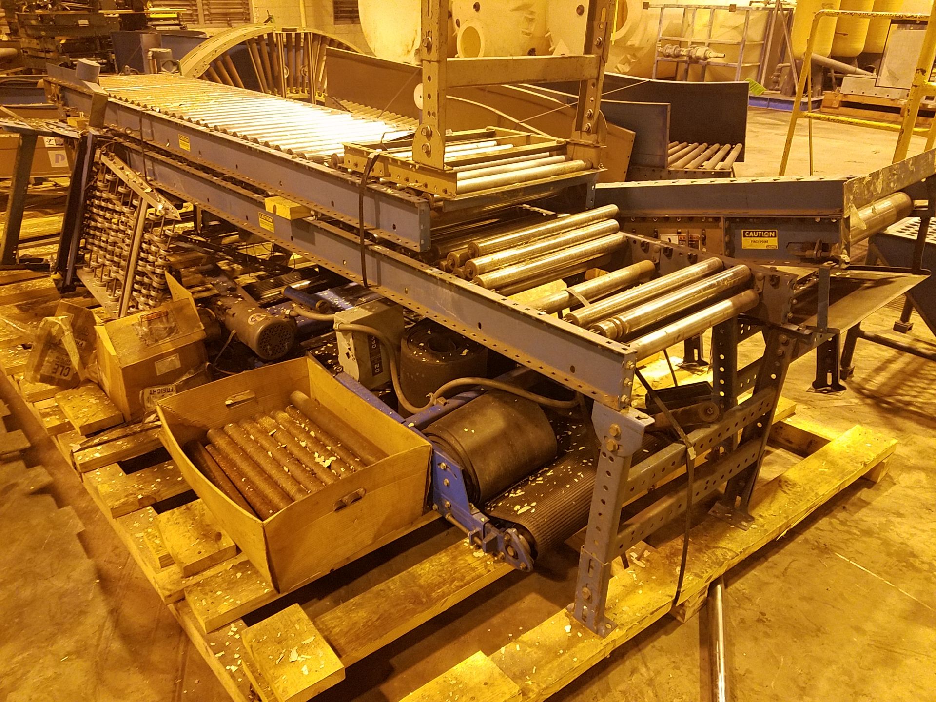 APPROX. 35' POWER ROLLER CONVEYOR(LOCATED AT 880 MAPLE AVE, CONNEAUT, OH 44030)