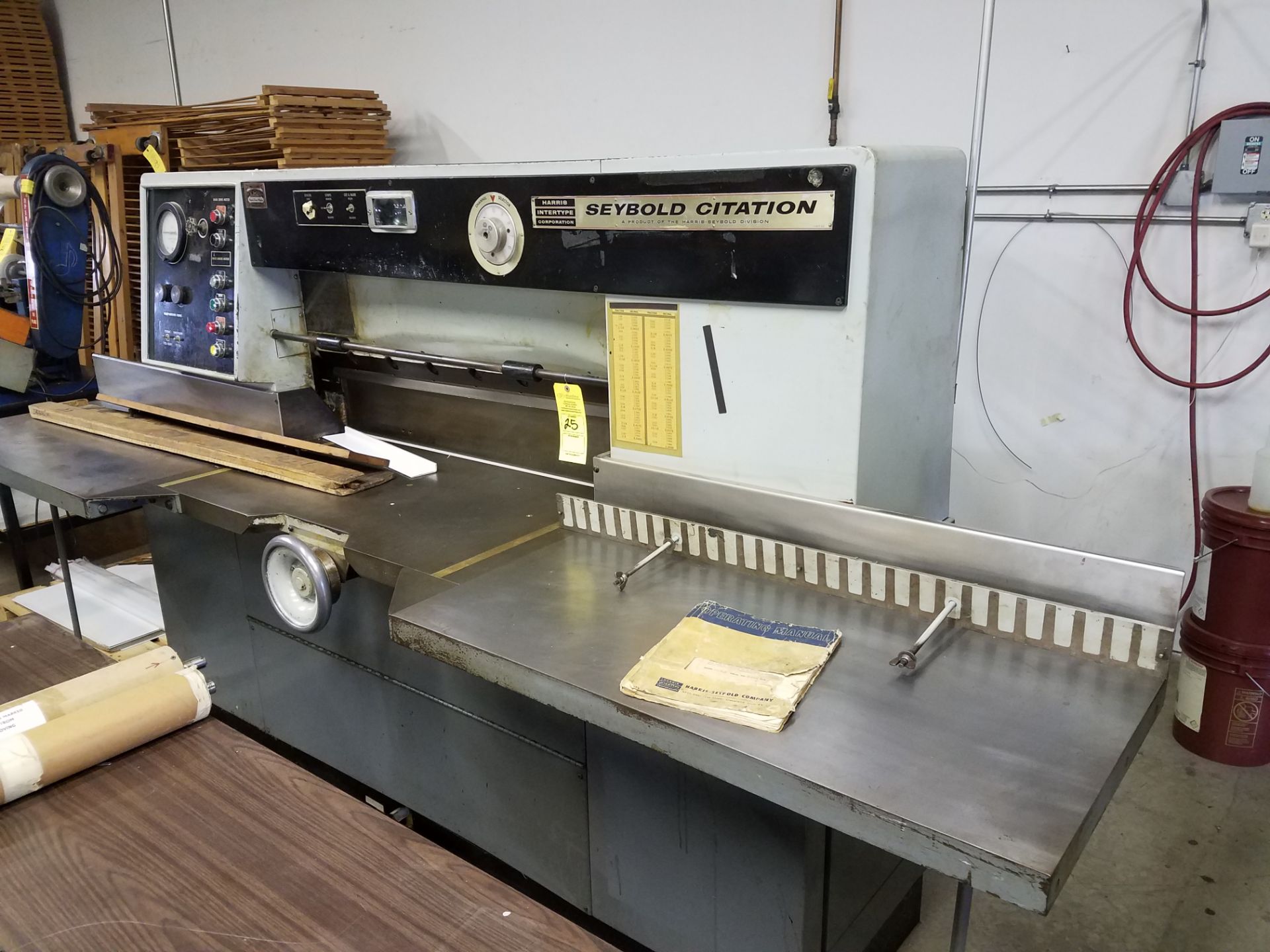 HARRIS INTERTYPE SEYBOLD CITATION PAPER SHEAR 42" MODEL-CLBS, S#5706 W/(3) EXTRA BLADES