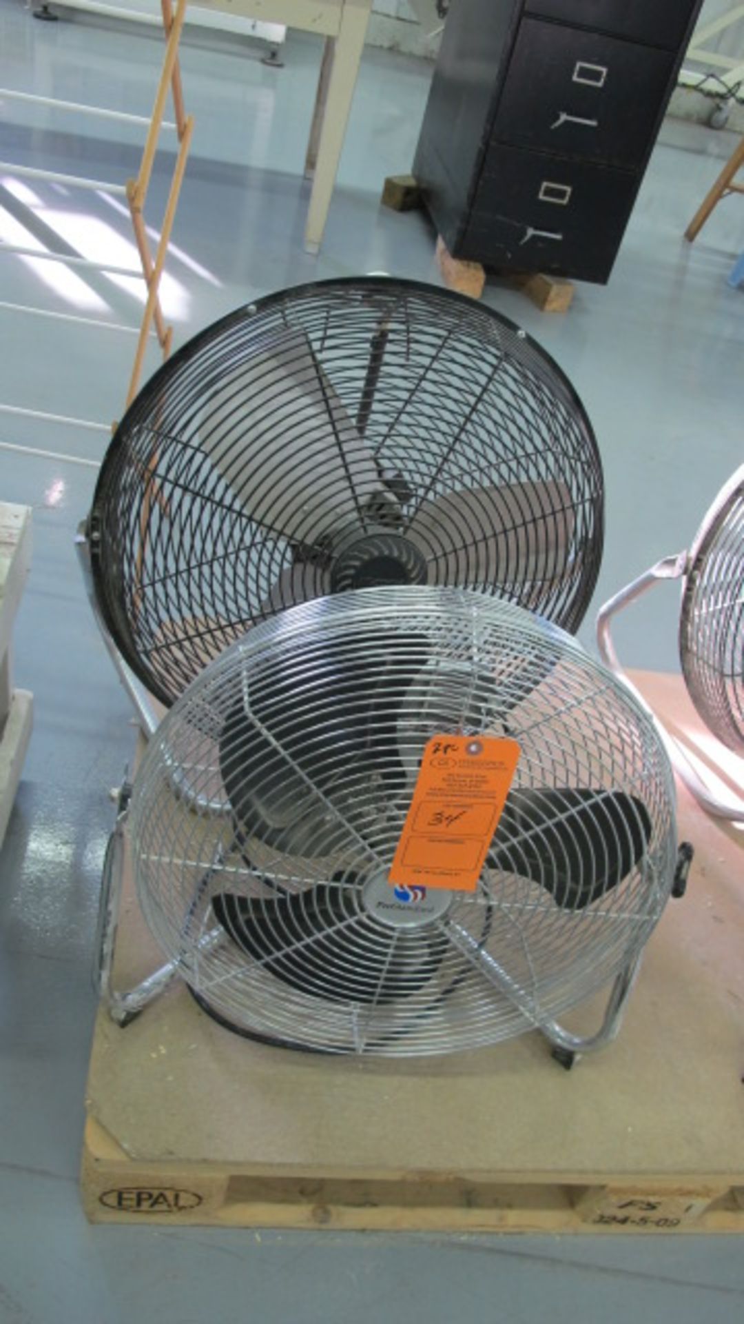 (2) FLOOR FANS PRO STANDARD 18: LAKEWOOD 22"