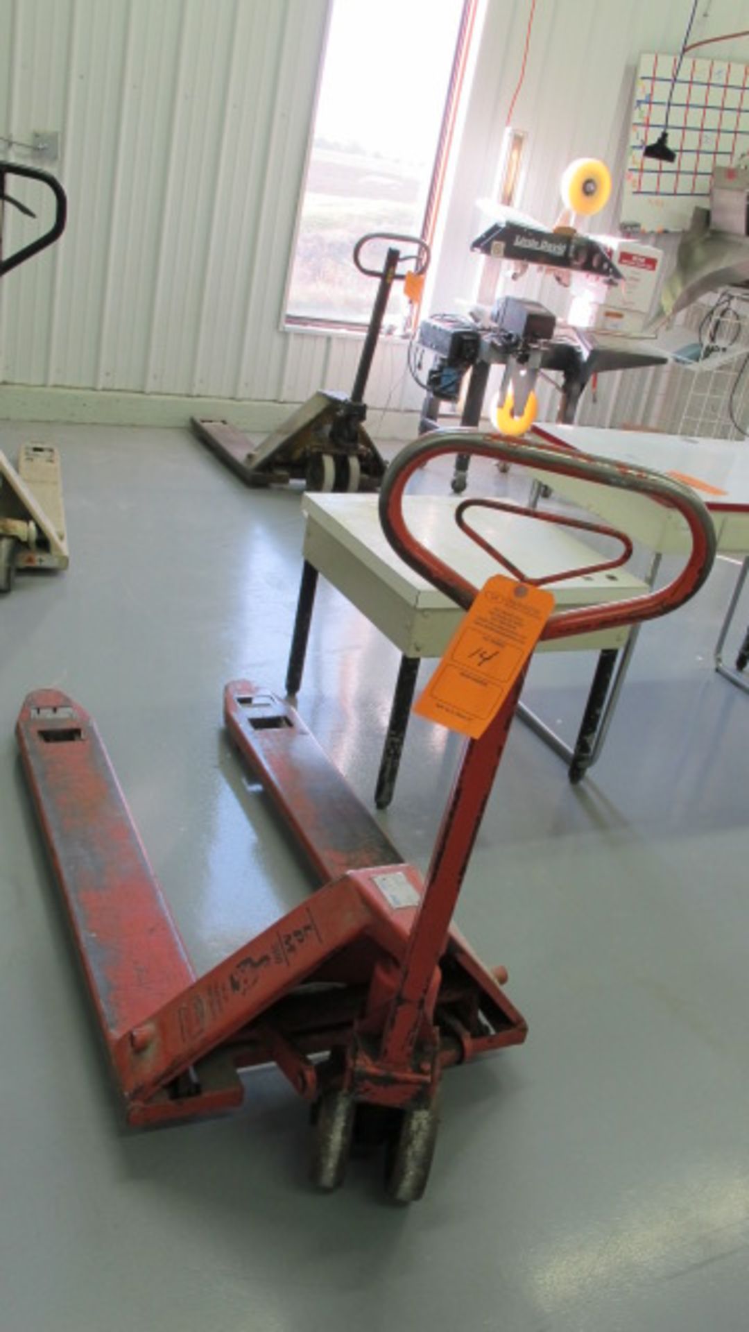 LPM PALLET JACK 5500 LB CAPACITY