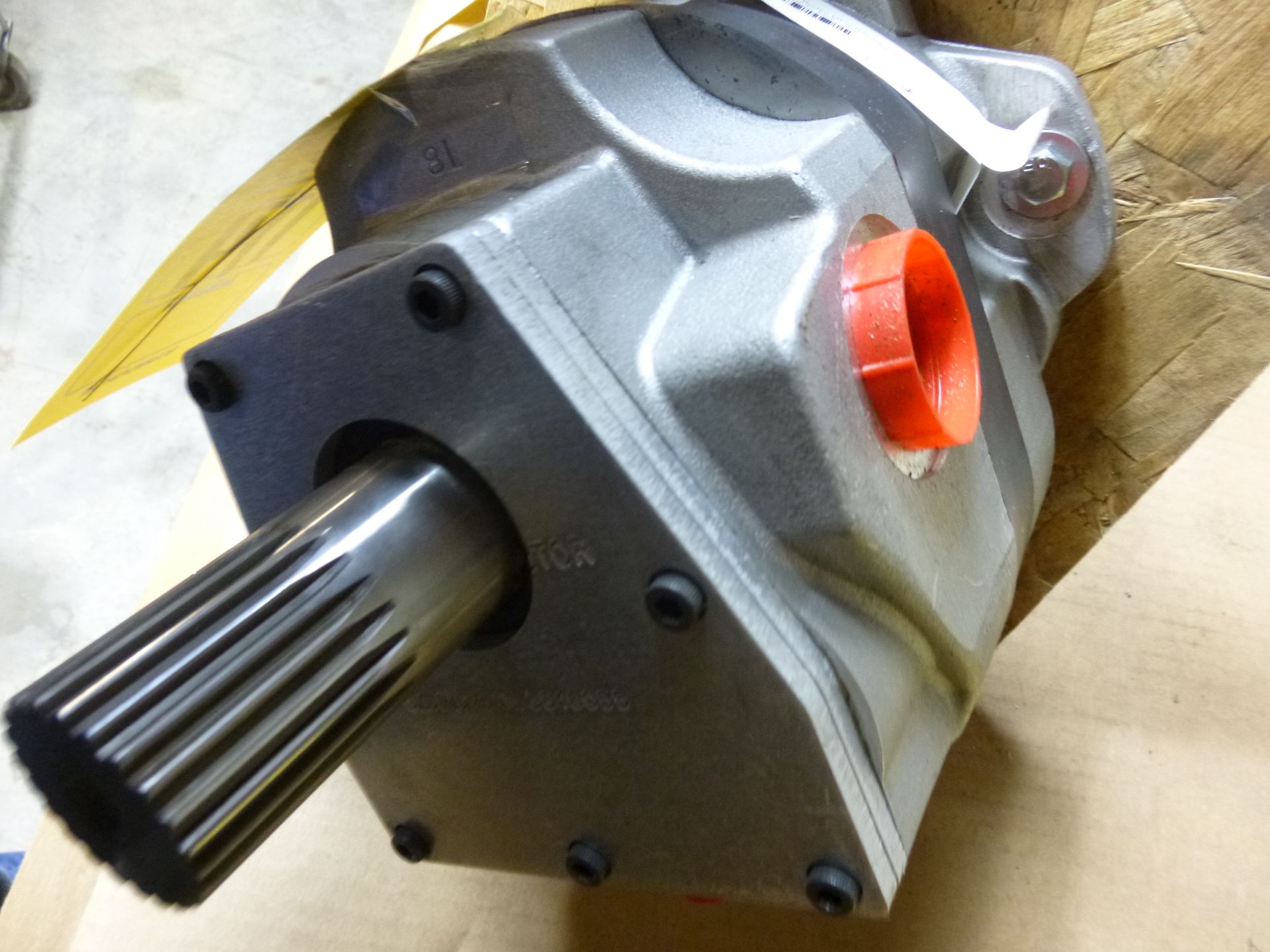 Von Ruden MFG RSC08S-49-A Rol Seal Hydraulic Motor (new) Shipping can be prepared for either - Image 2 of 4