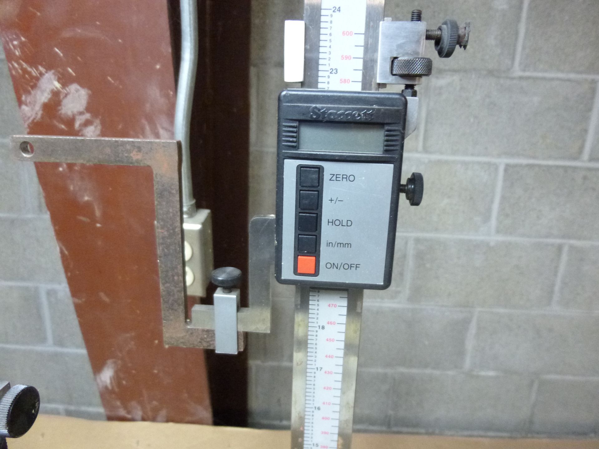 (Qty 2) Starrett Height gages Model 752A-24. (one is missing battery cover) Shipping can be prepared - Image 4 of 4