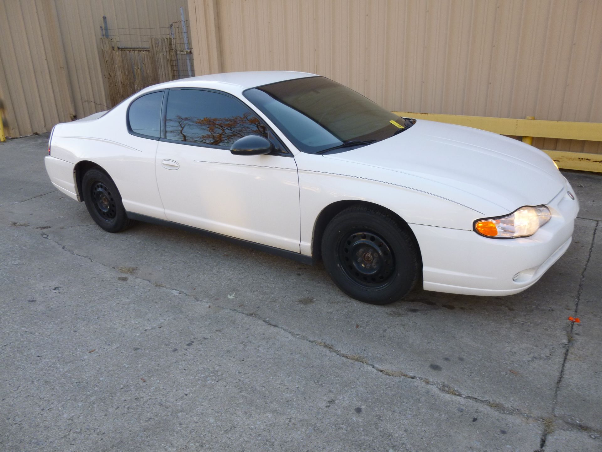 2005 Chevrolet Monte Carlo LS 2G1WW12E359230693, mileage displayed 130,141 miles. Municipally