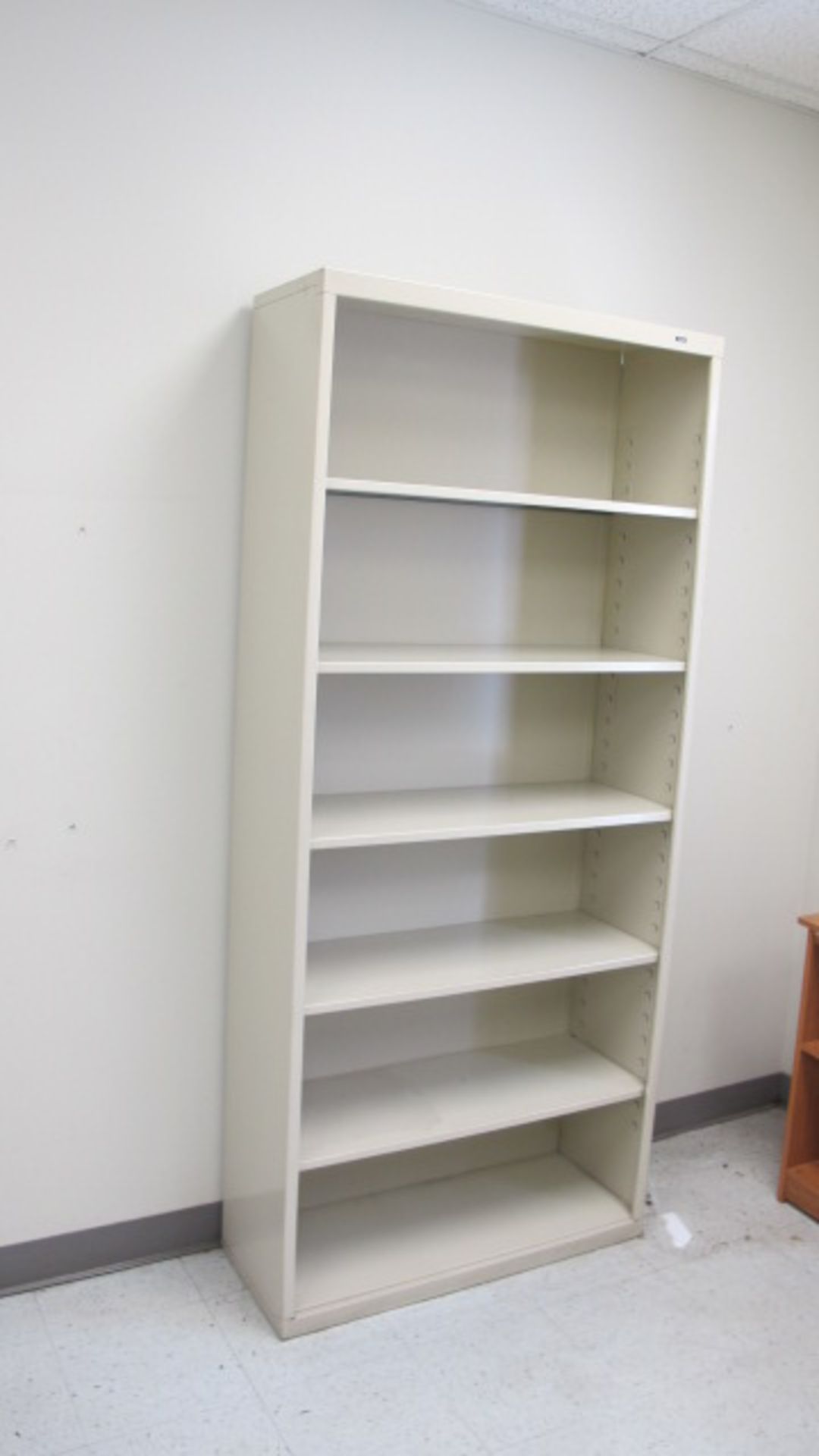 ROOM & CONTENTS; L-SHAPED DESK; TENSCO 6-SHELF BOOKSHELF; HORIZONTAL FILE CABINET; VERTICAL FILE - Image 5 of 6