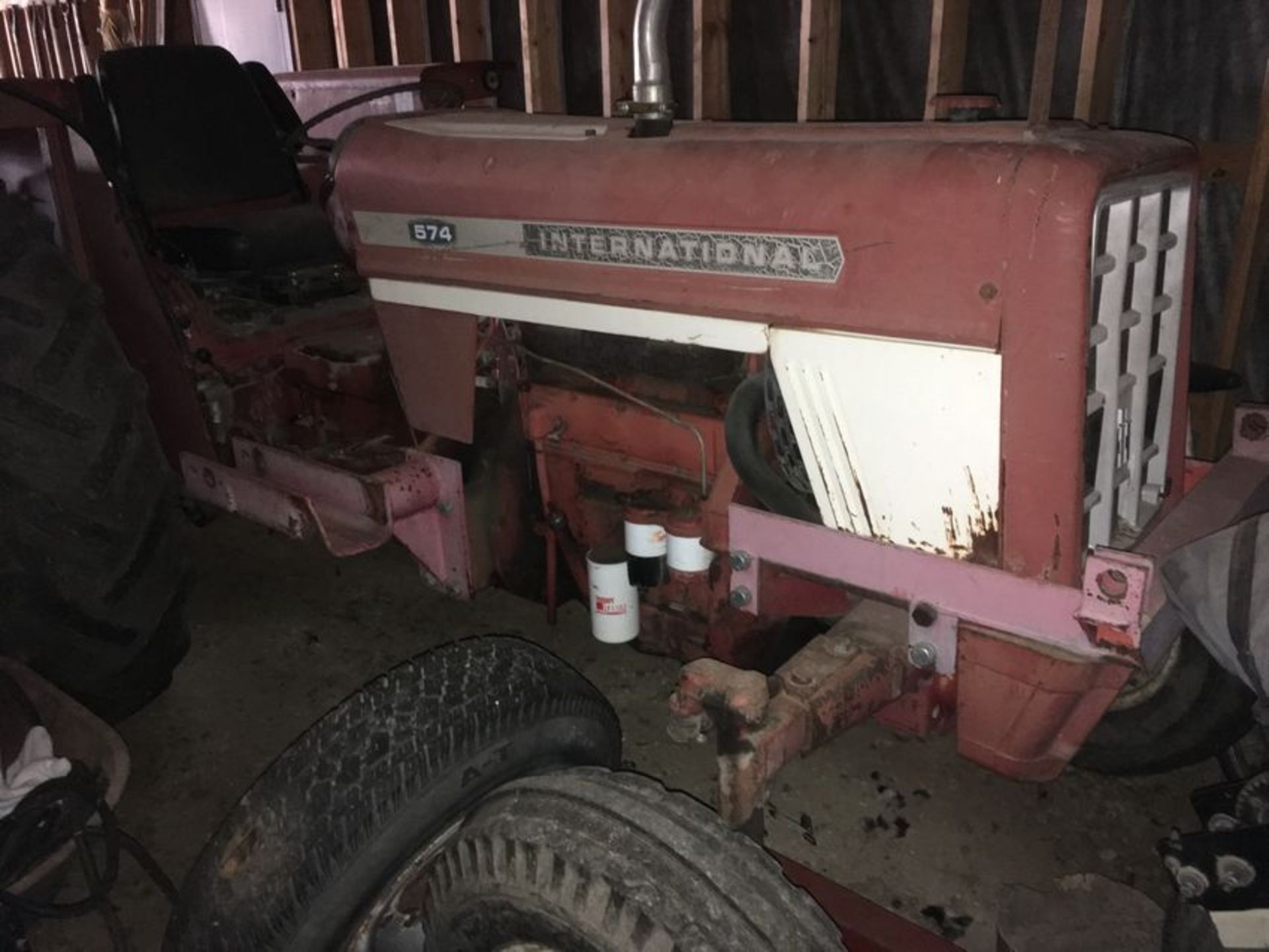 1975 IHC 574 Tractor