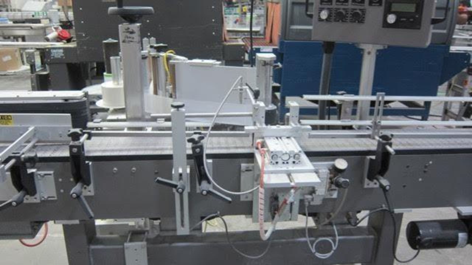 Universal Labeler with conveyor - Image 3 of 8