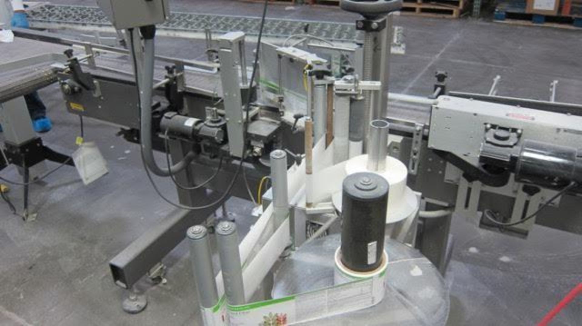 Universal Labeler with conveyor - Image 2 of 8