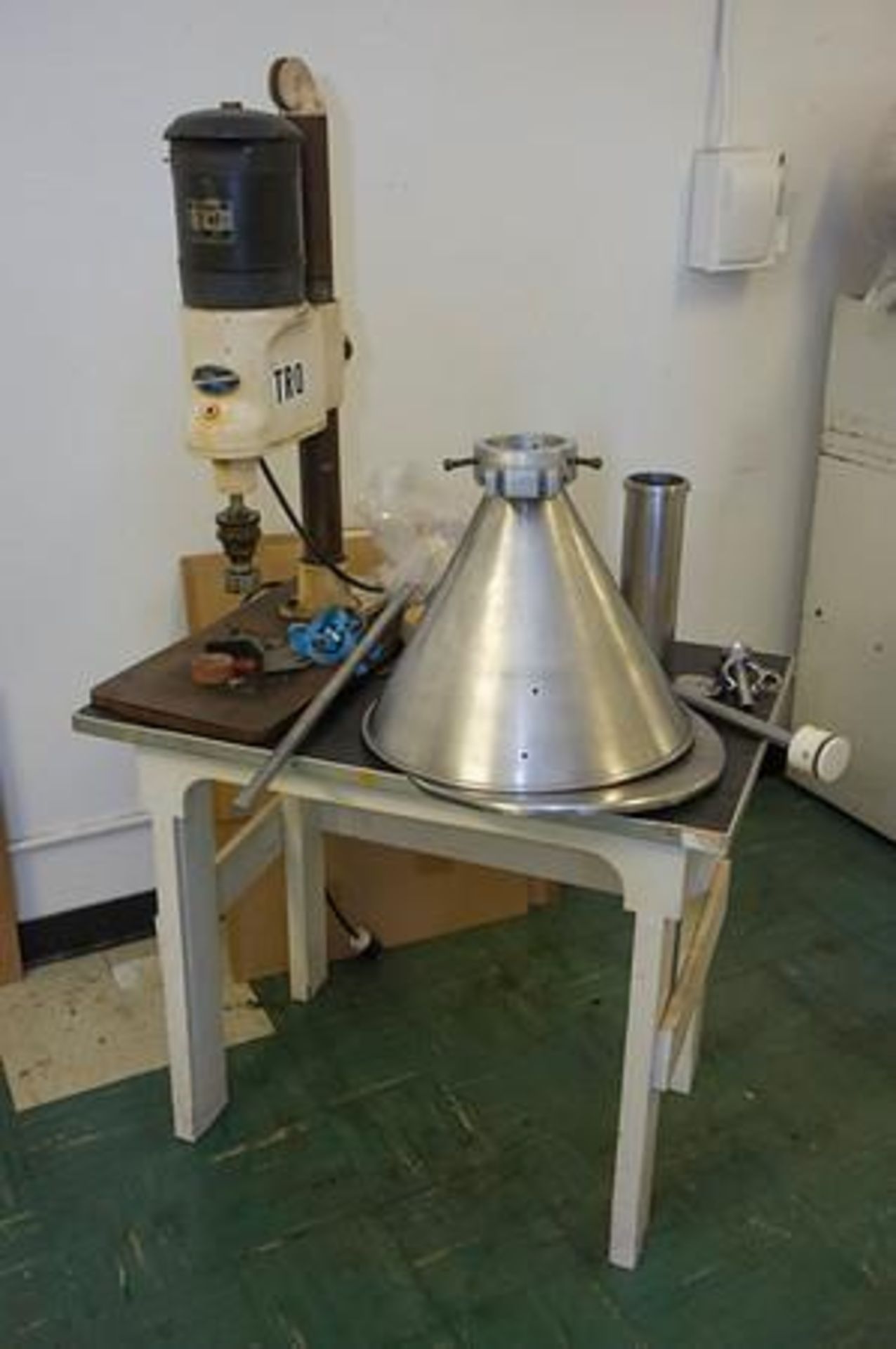 Single Spindle Chuck Capper