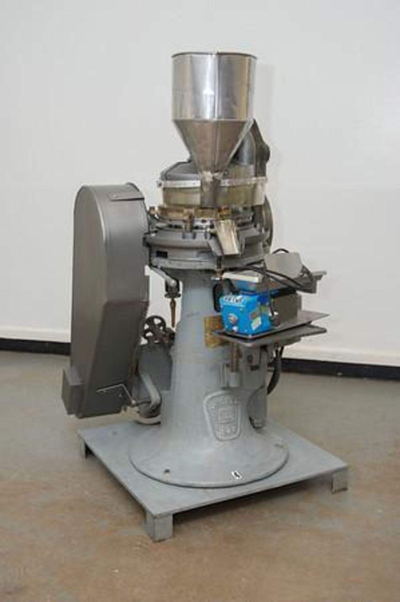 Stokes 16 station tablet press