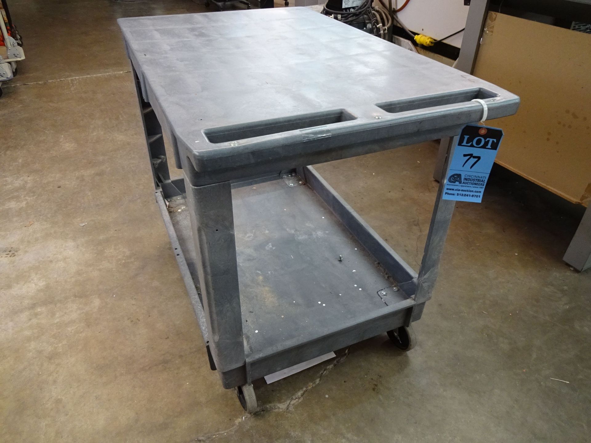 37" X 25" RUBBERMAID POLY CART