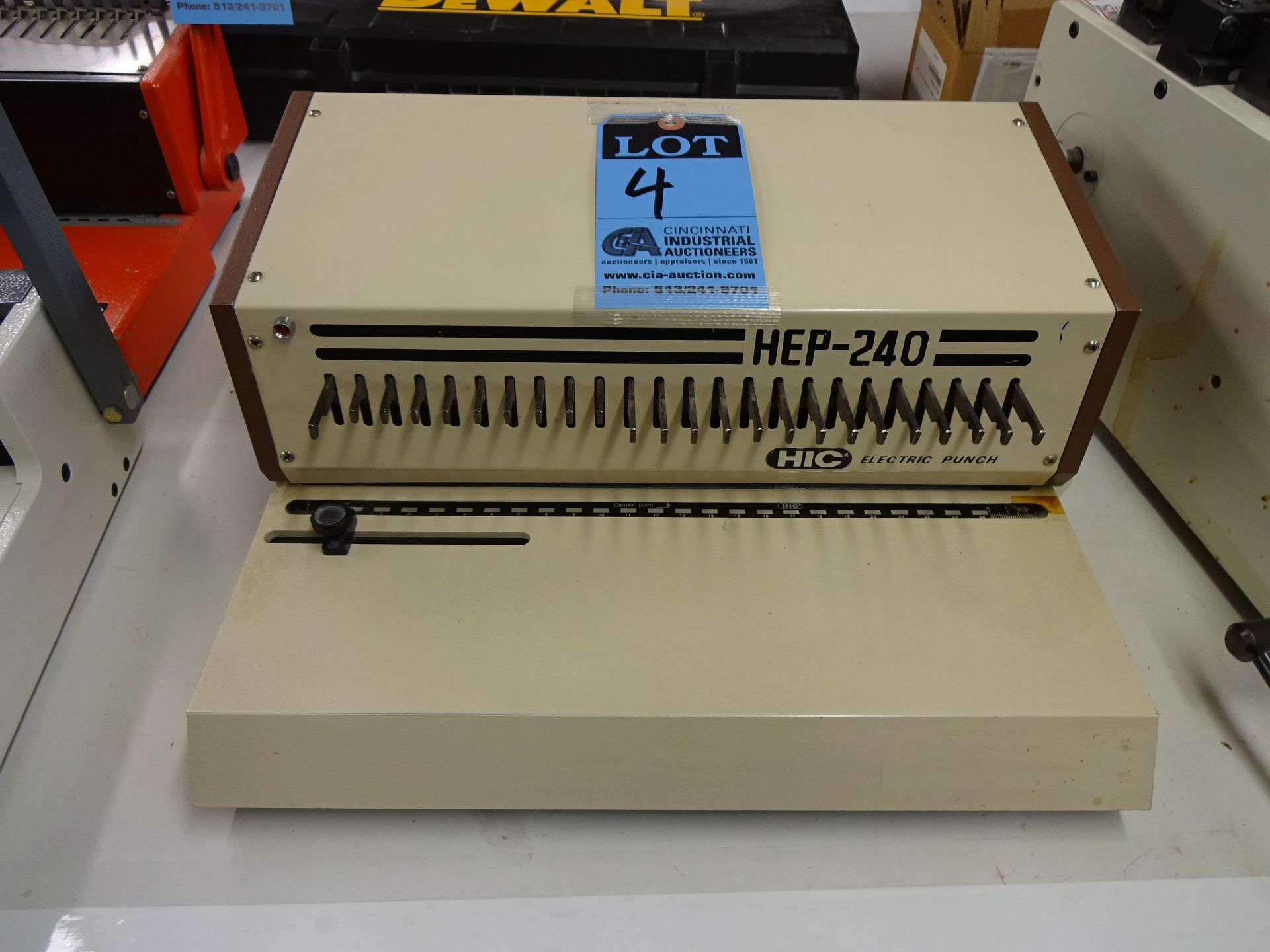 TAH HSIN MODEL HEP-240 ELECTRIC PUNCH; S/N 7602777, FOOT PEDAL (NEW 1987)