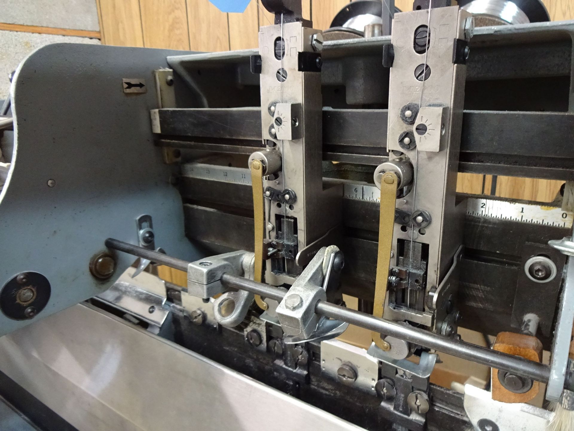 ROSBACK 2-HEAD MODEL 201 STITCHER; S/N 20175485, WITH (2) EXTRA STITCHING HEADS - $150.00 LOADING - Image 3 of 6