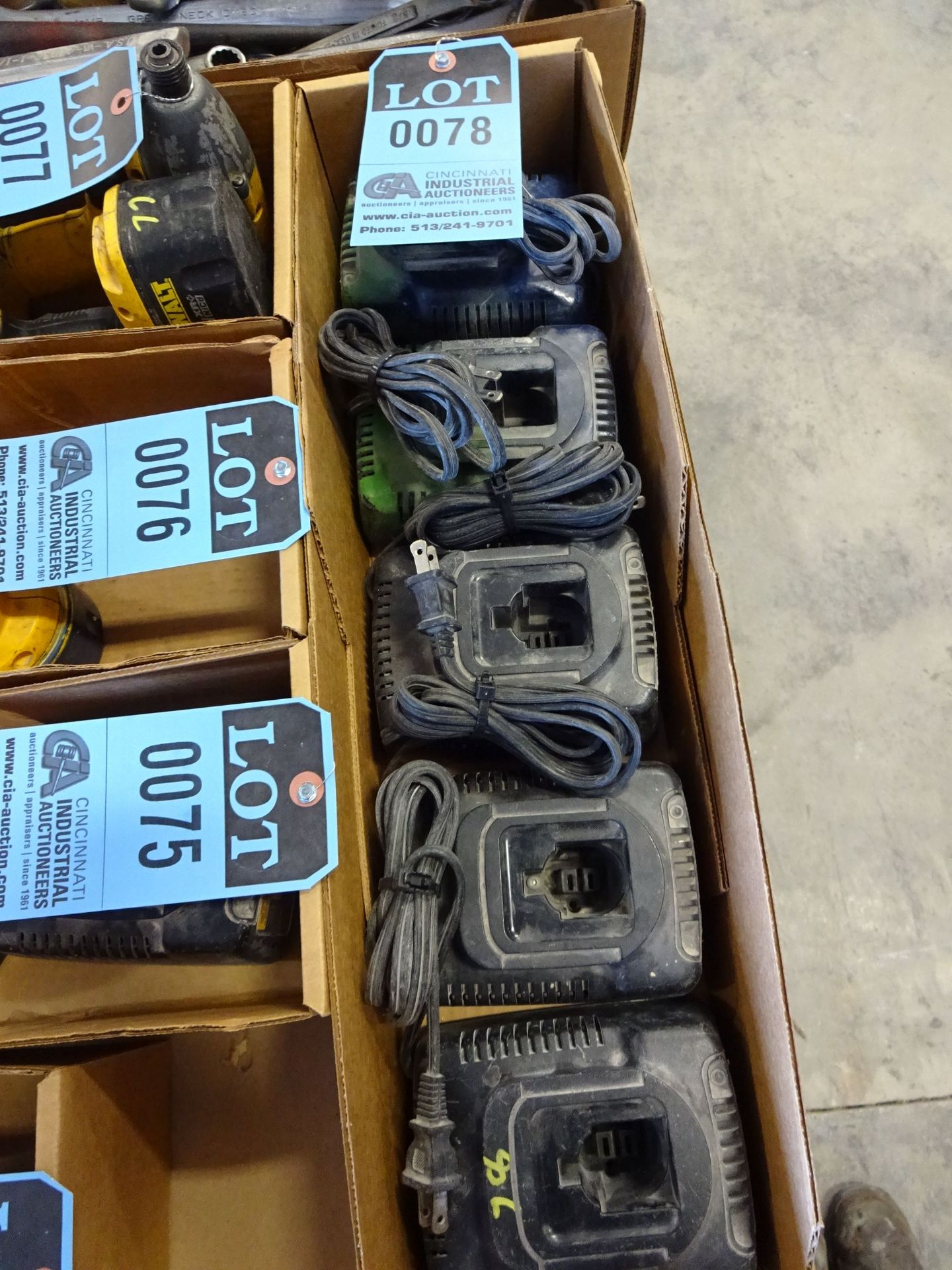 (LOT) DEWLAT BATTERY CHARGERS