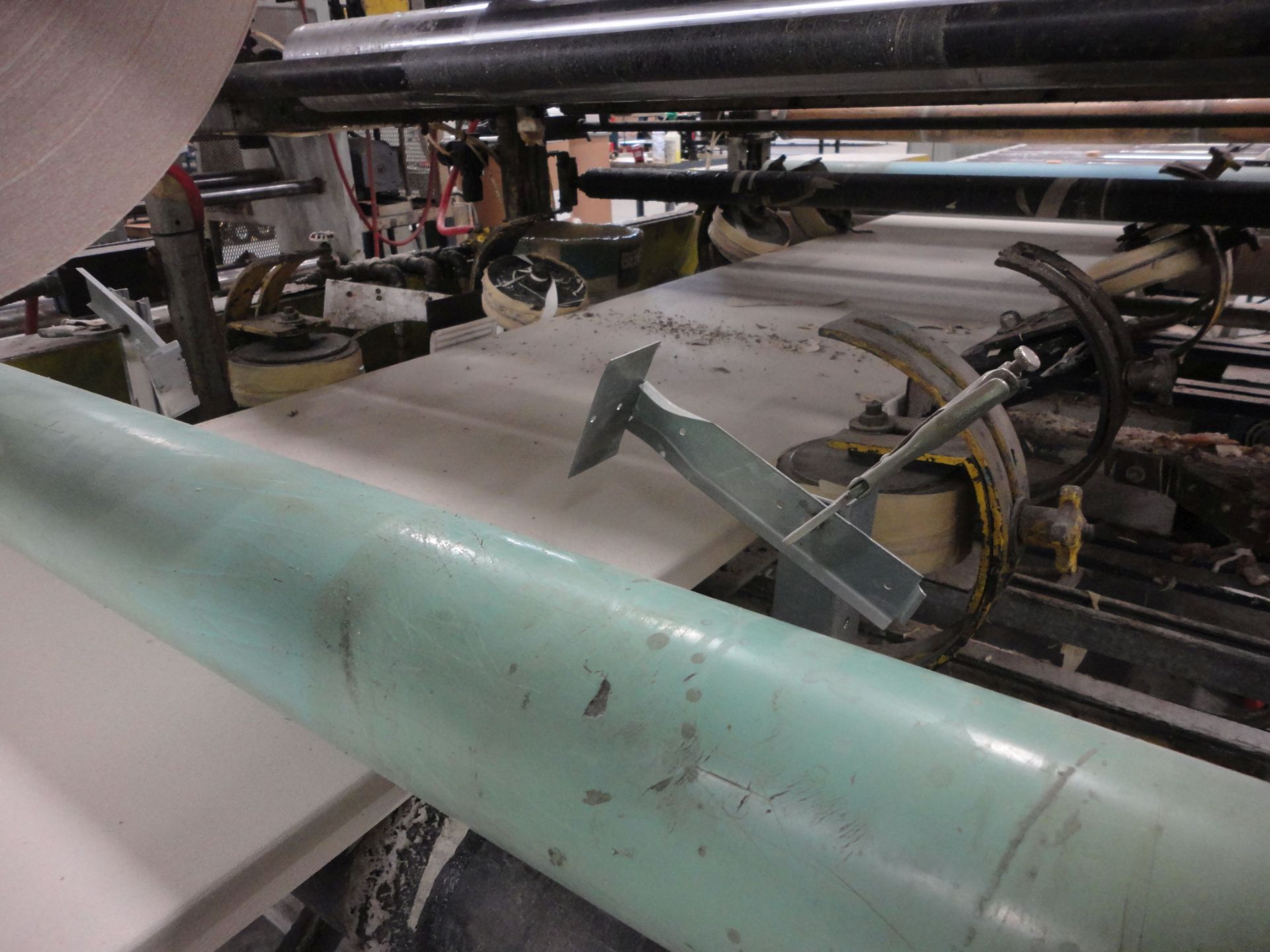 60" WIDE VINYL TO PANEL APPLICATION MACHINE ENTRY PINCH ROLLS, OVERHEAD VINYL ROLL FEED TO GLUE - Image 10 of 22