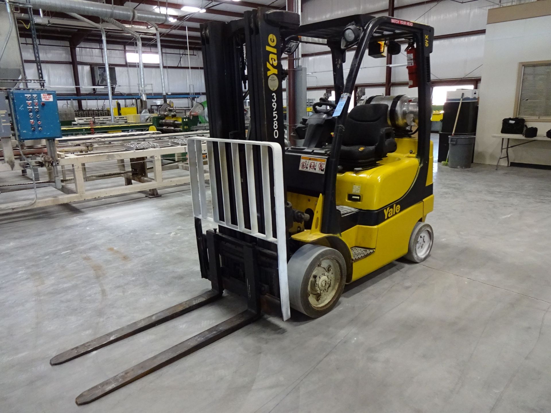 5,000 LB. YALE MODEL GLC050 SOLID TIRE LP GAS LIFT TRUCK; S/N A910V13076F, 14,864 HOURS SHOWING (NEW