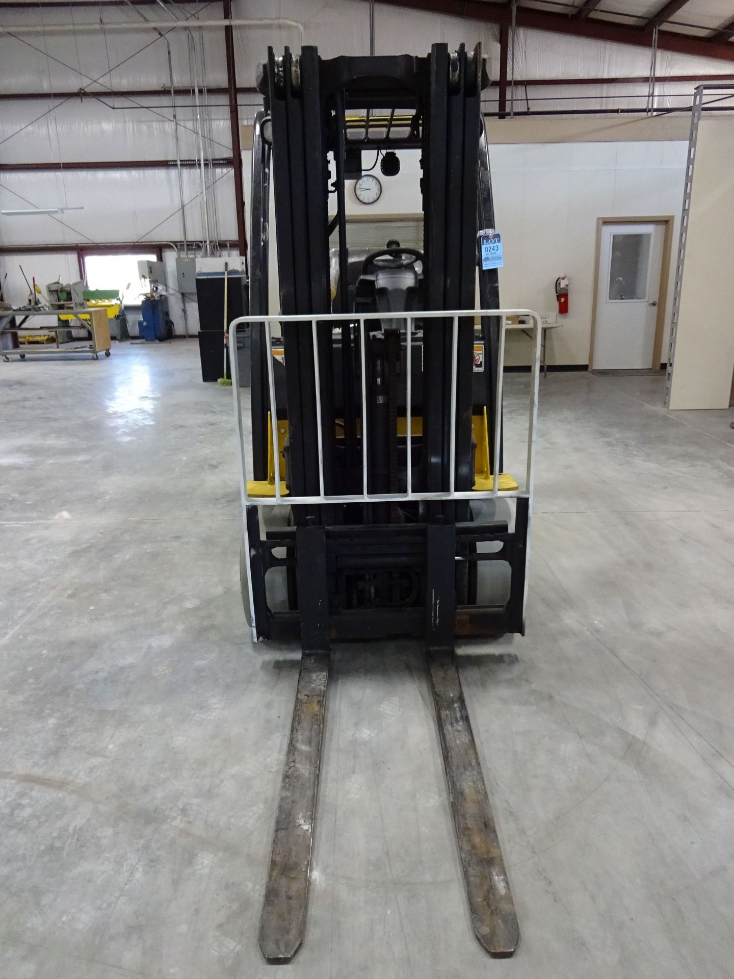 5,000 LB. YALE MODEL GLC050 SOLID TIRE LP GAS LIFT TRUCK; S/N A910V13076F, 14,864 HOURS SHOWING (NEW - Image 2 of 9