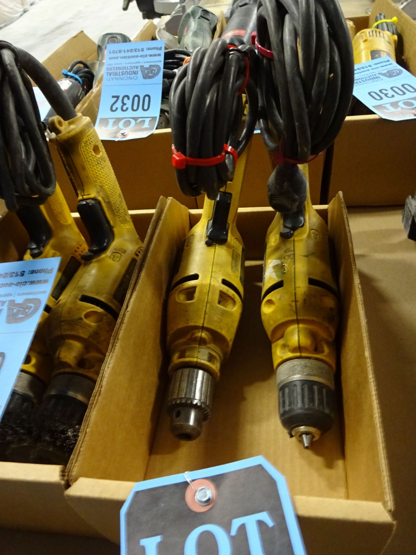 3/8" DEWALT ELECTRIC VSR ELECTRIC DRILLS