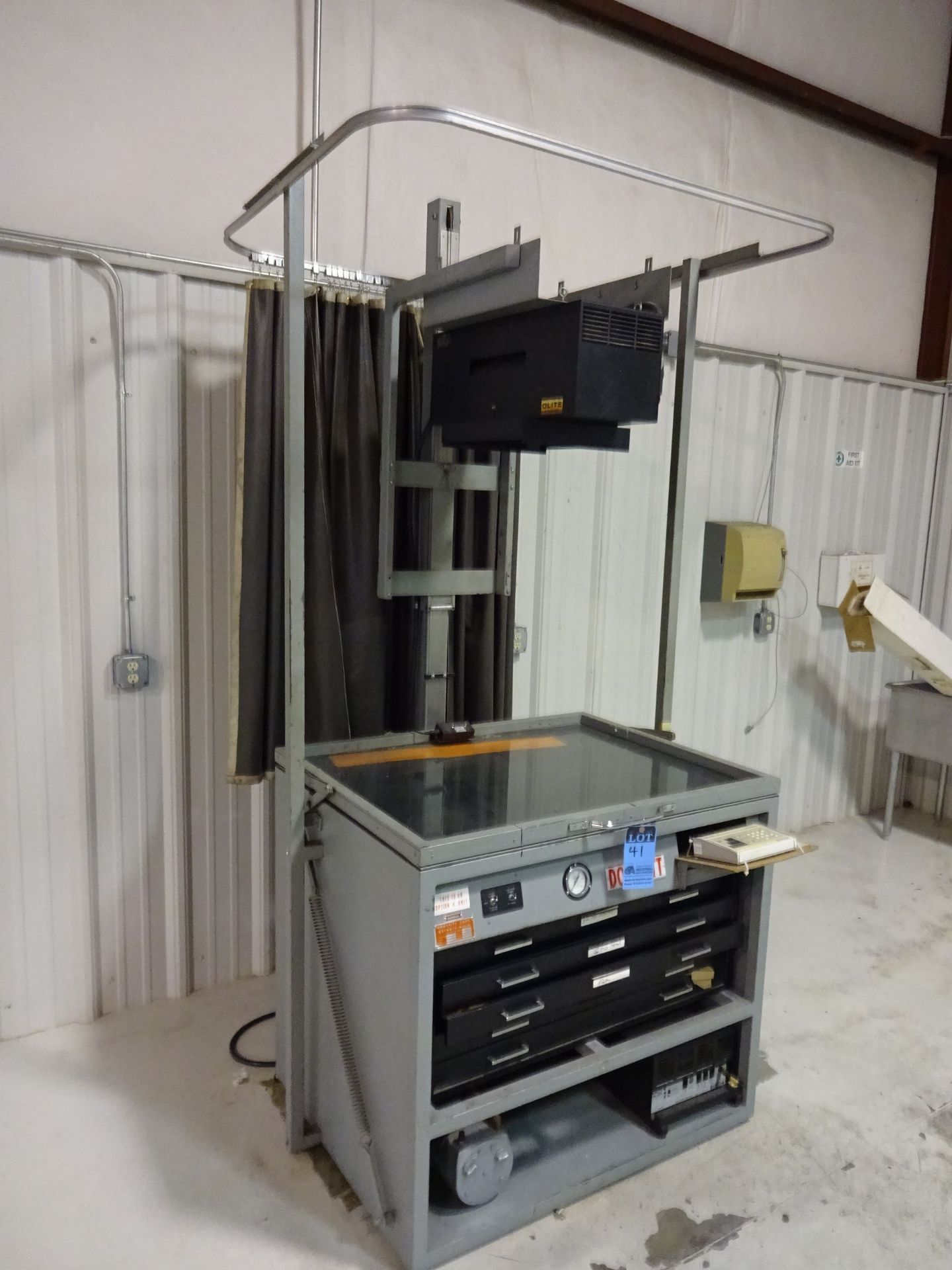 30" X 40" DOUTHITT TYPE DCOP CONSOLE OVERHEAD PLATEMAKER; S/N 67772, WITH OLITE AL53 TRI-LEVEL